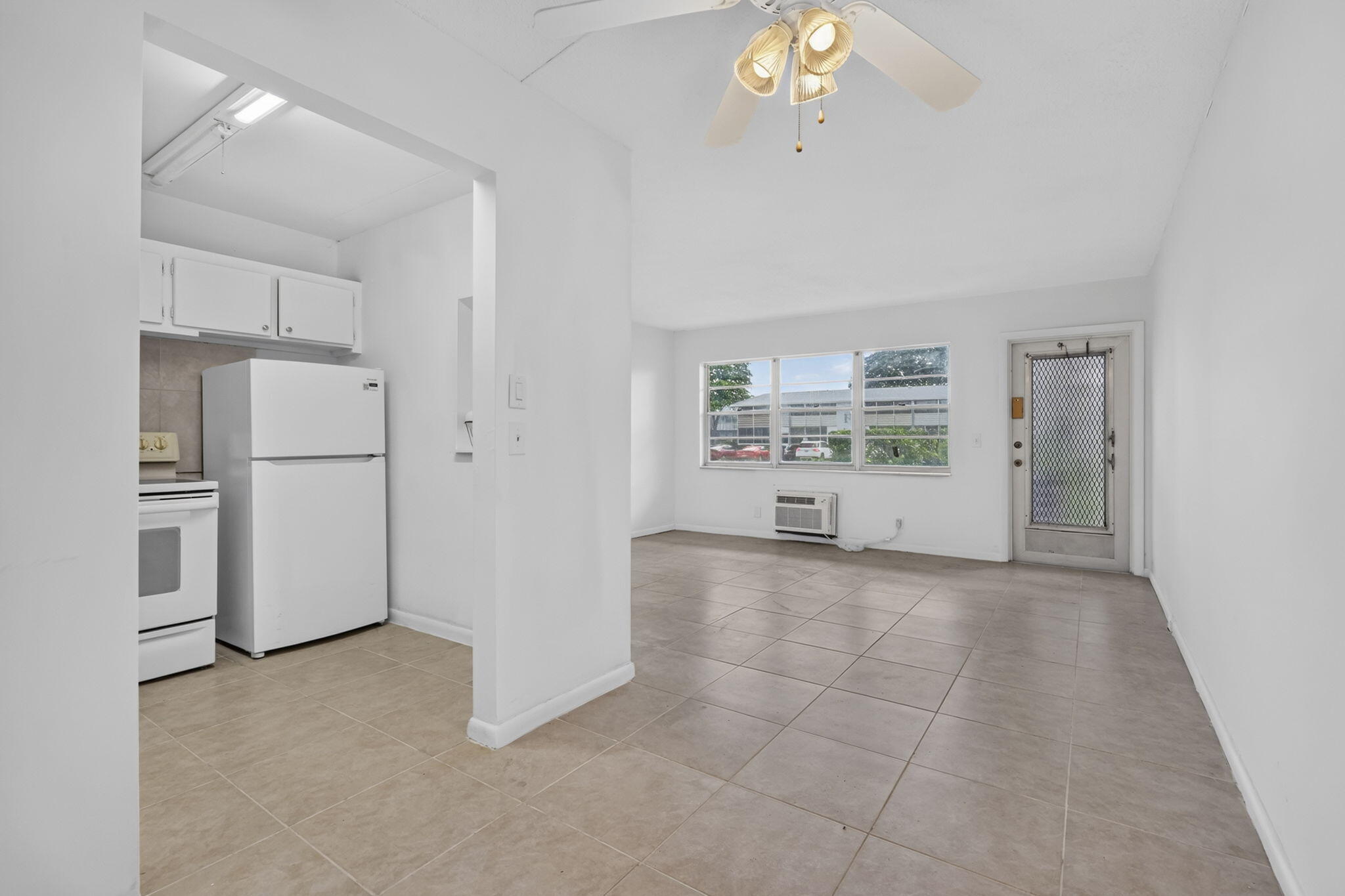 210 Canterbury J 1 Property Photo 5
