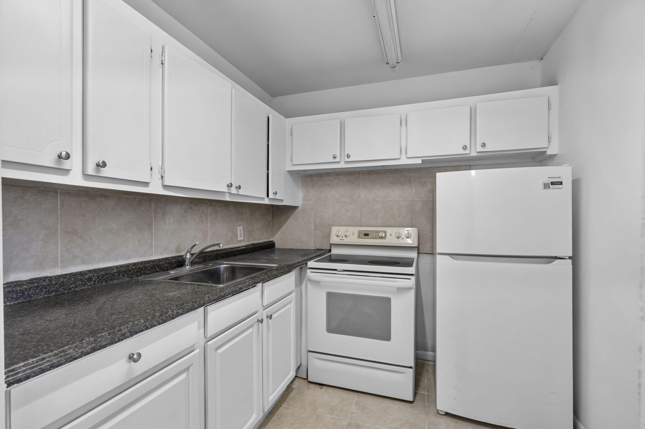 210 Canterbury J 1 Property Photo 8