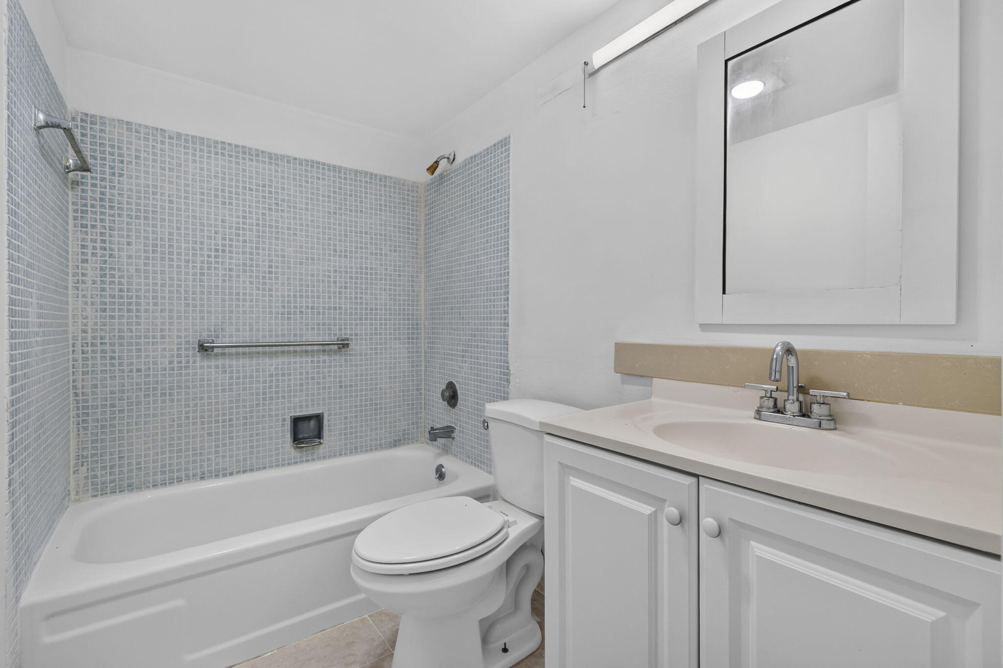 210 Canterbury J 1 Property Photo 11