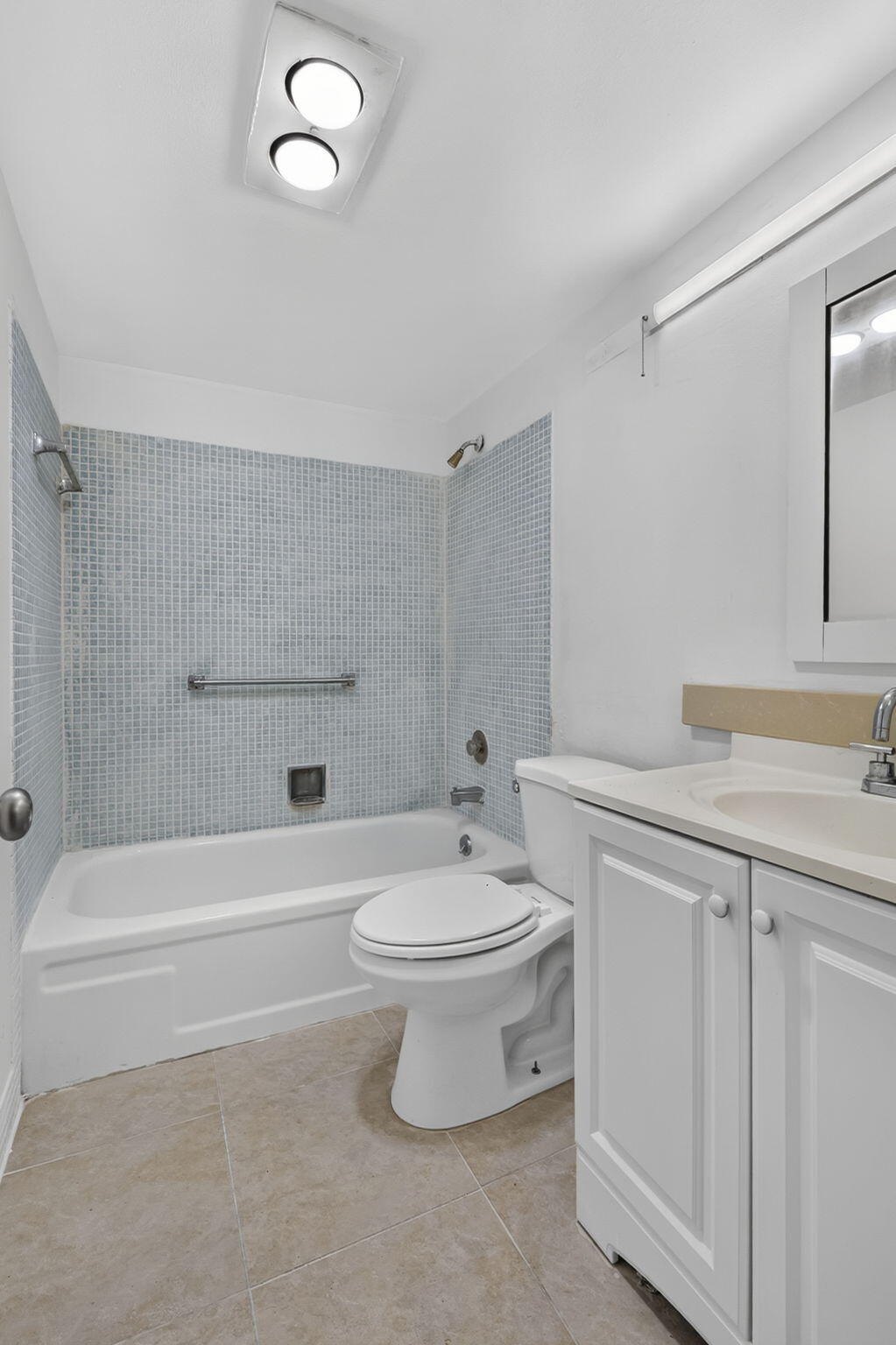 210 Canterbury J 1 Property Photo 12