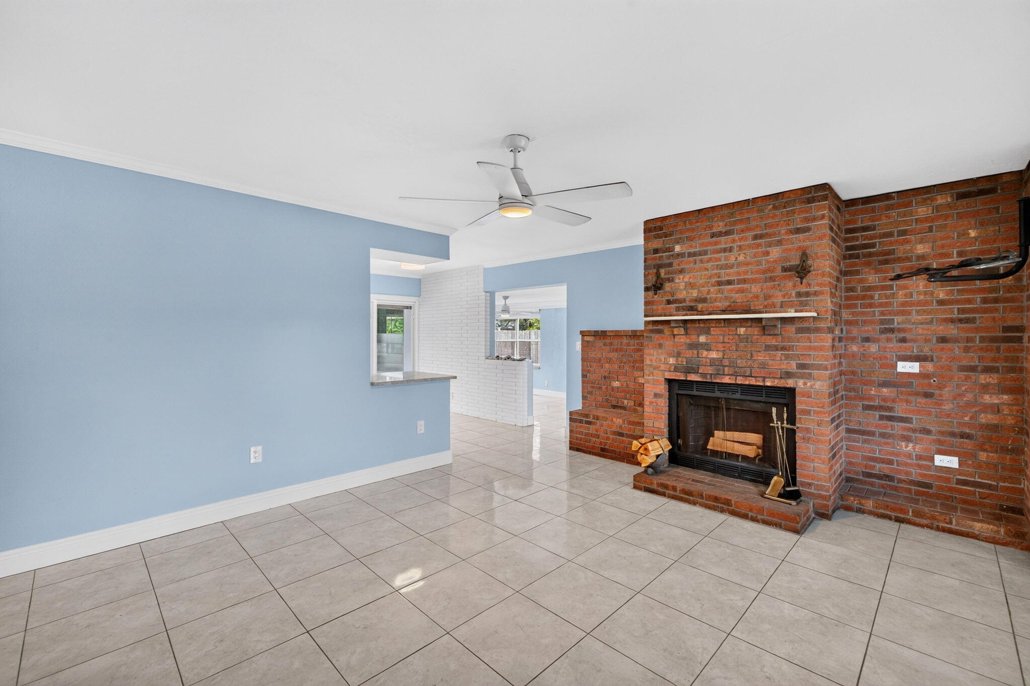 1873 Sw 28th Terrace Property Photo 4