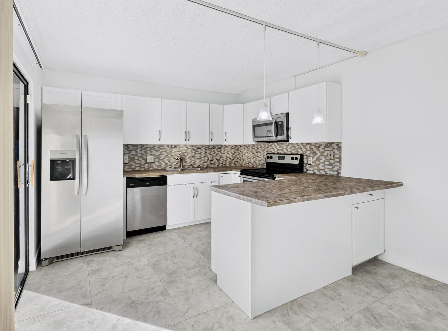3003 San Clara Drive 3-c Property Photo 1