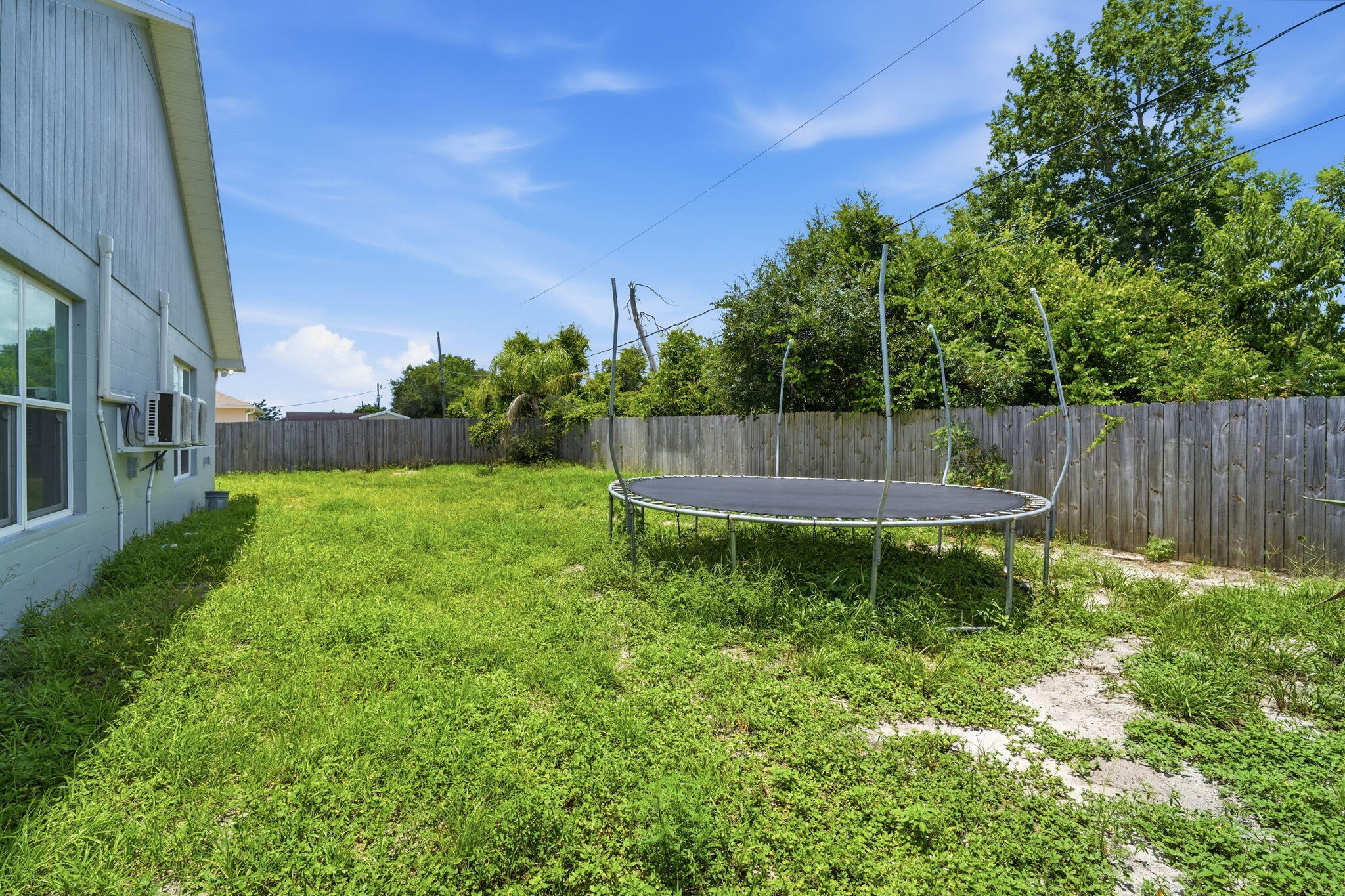 3088 Wainwright Street Property Photo 5