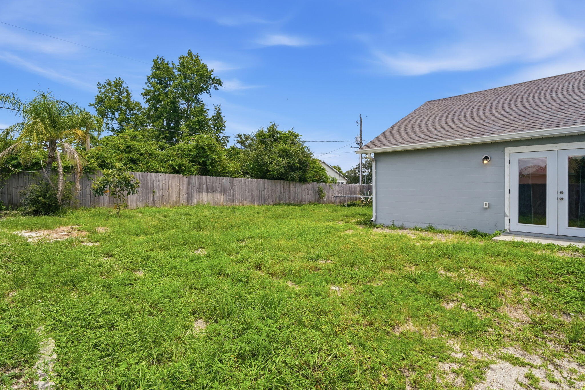 3088 Wainwright Street Property Photo 8