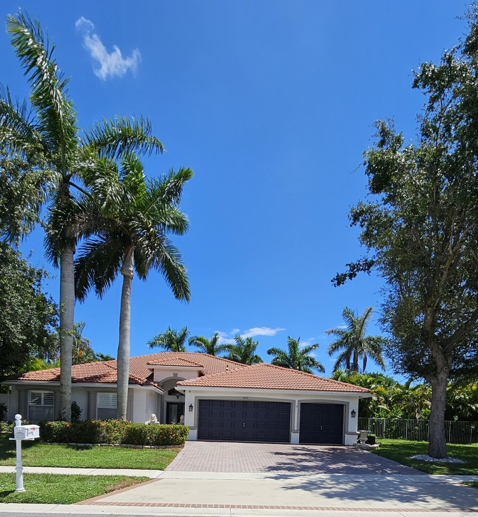 5291 Indianwood Village Lane Property Photo 1