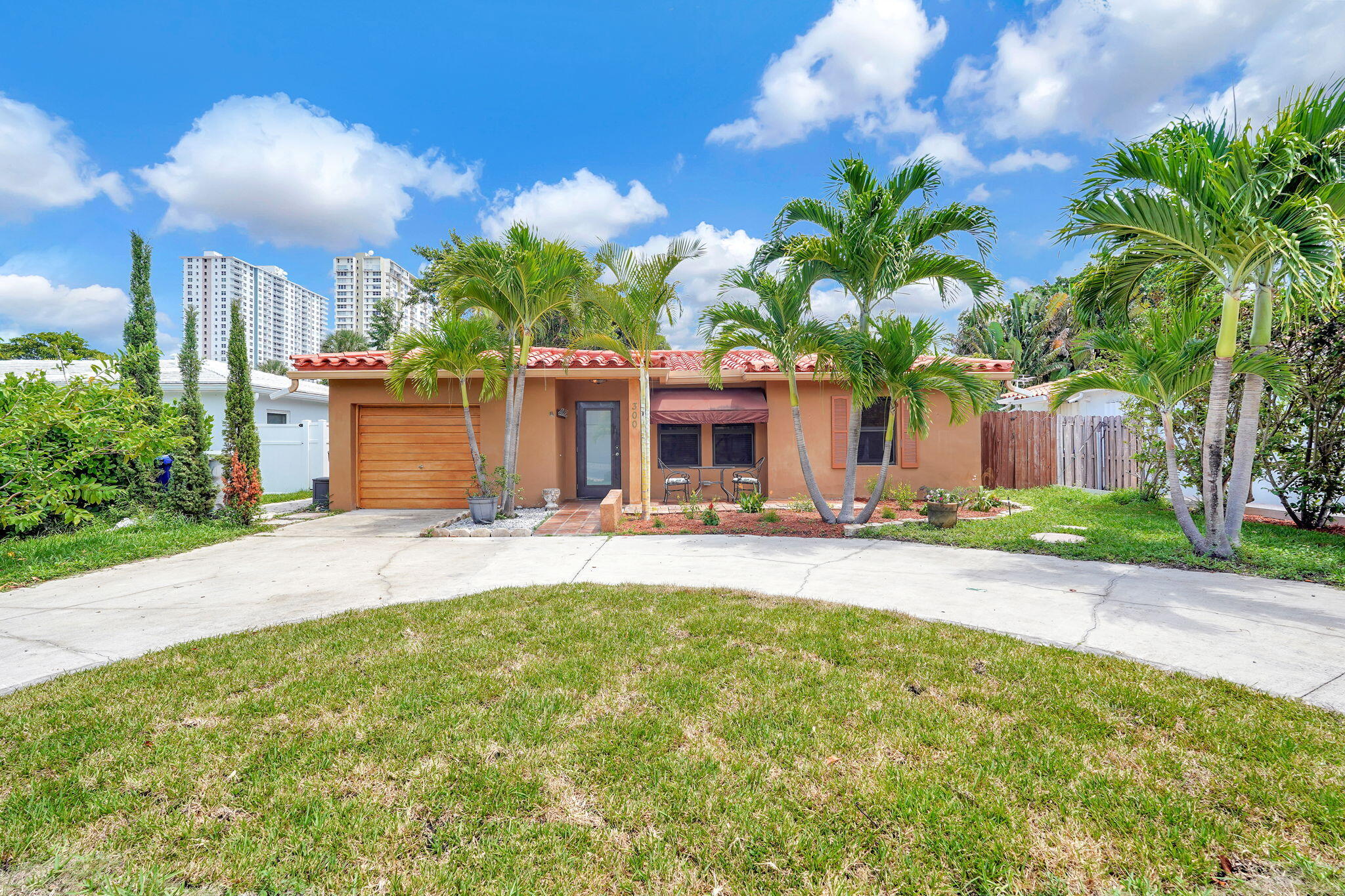 300 S Riverside Drive Property Photo 1