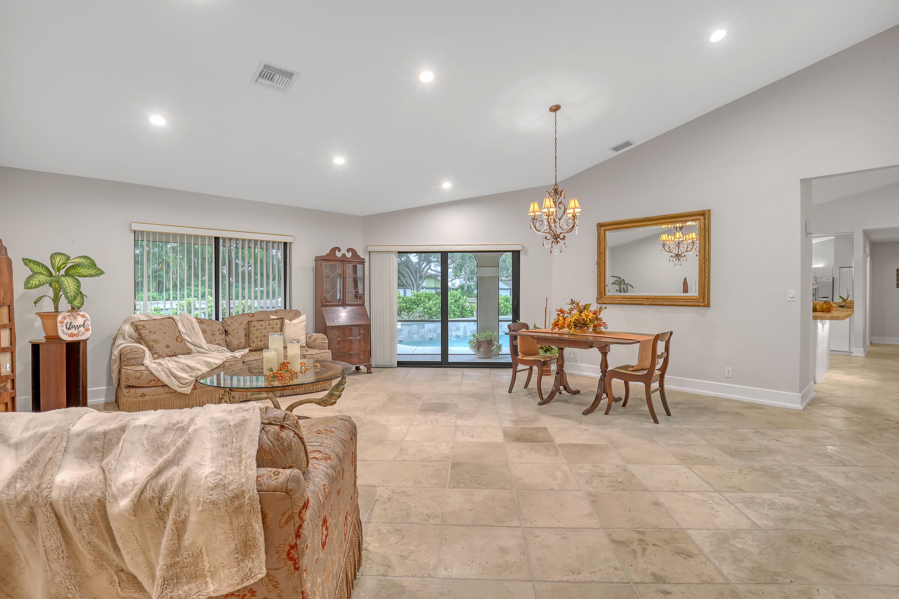 2156 Amesbury Circle Property Photo 8