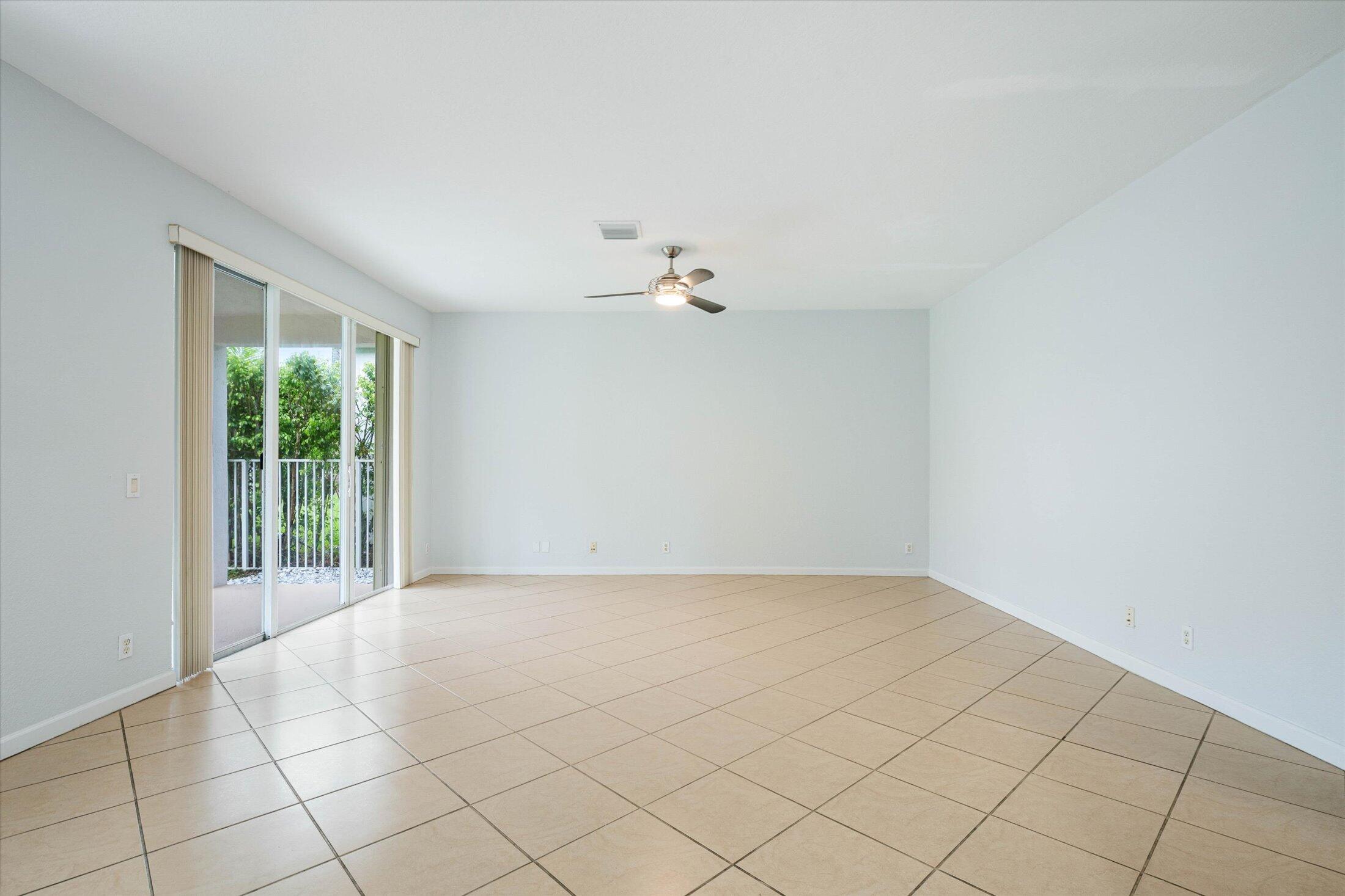 890 Hawthorn Terrace Property Photo 16