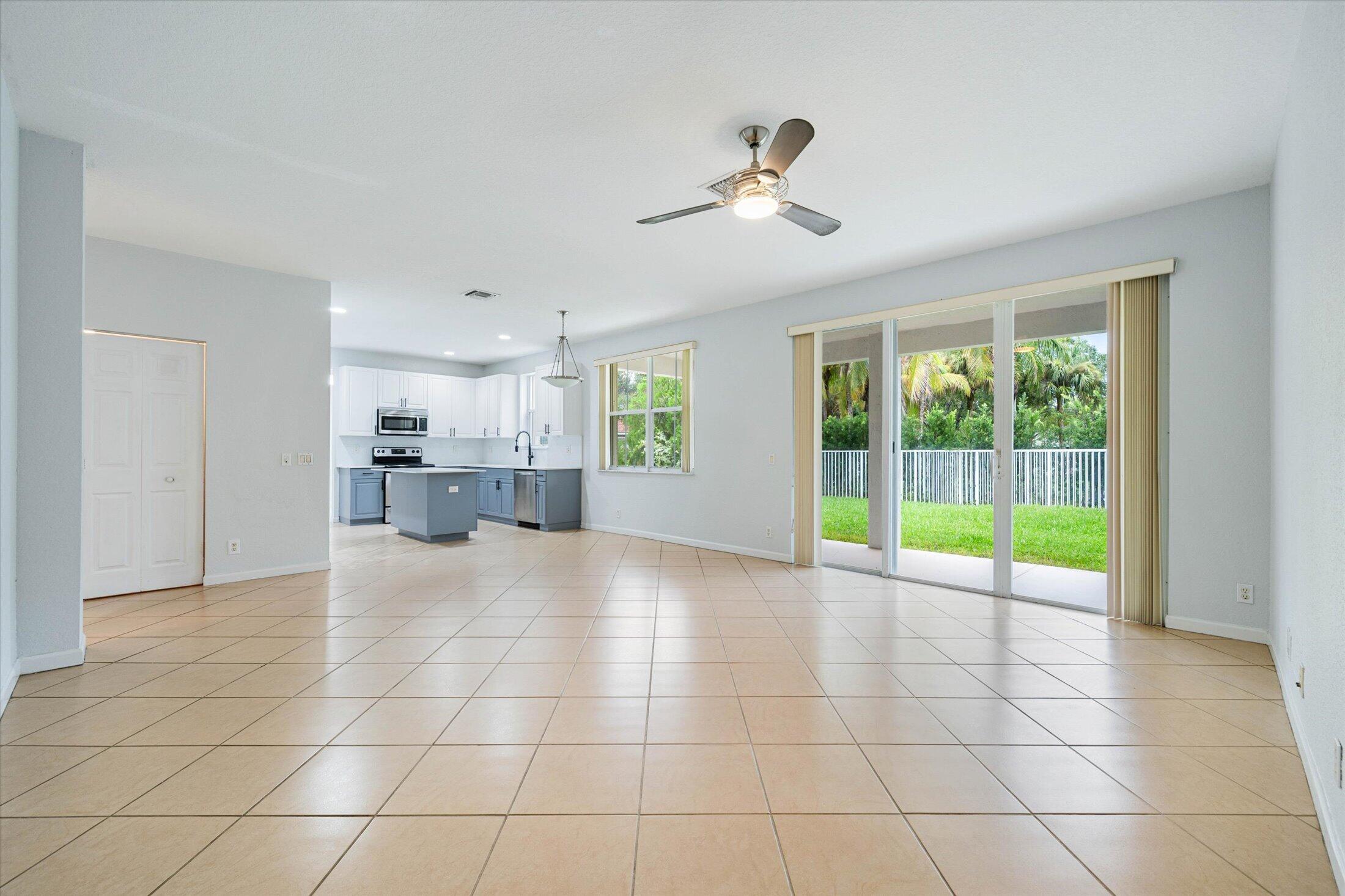 890 Hawthorn Terrace Property Photo 18