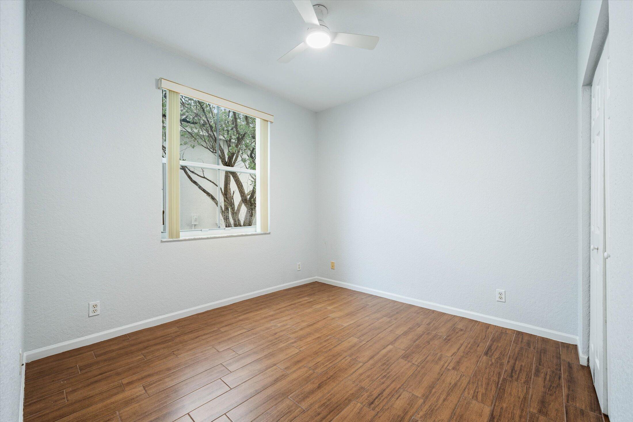 890 Hawthorn Terrace Property Photo 19