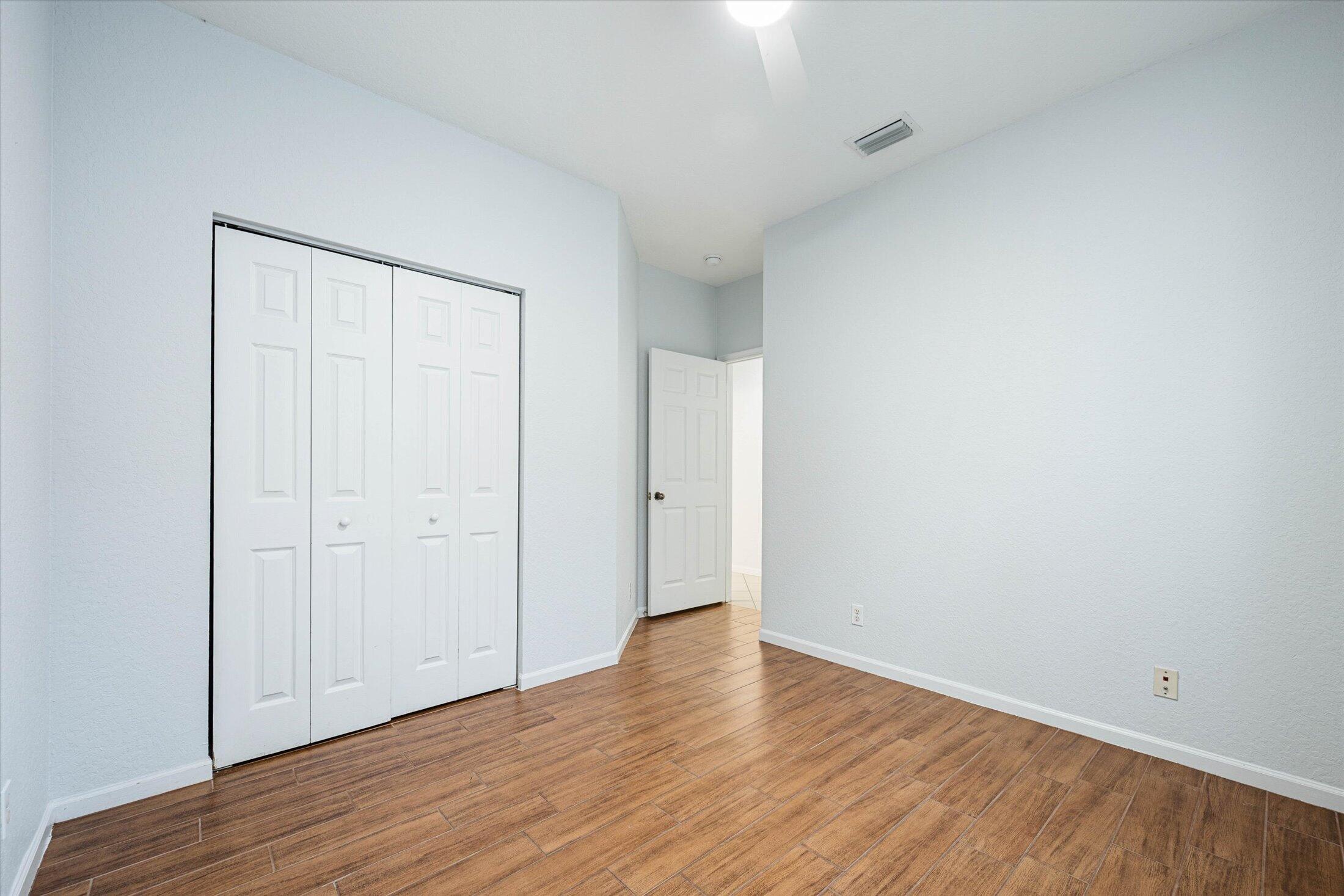 890 Hawthorn Terrace Property Photo 20