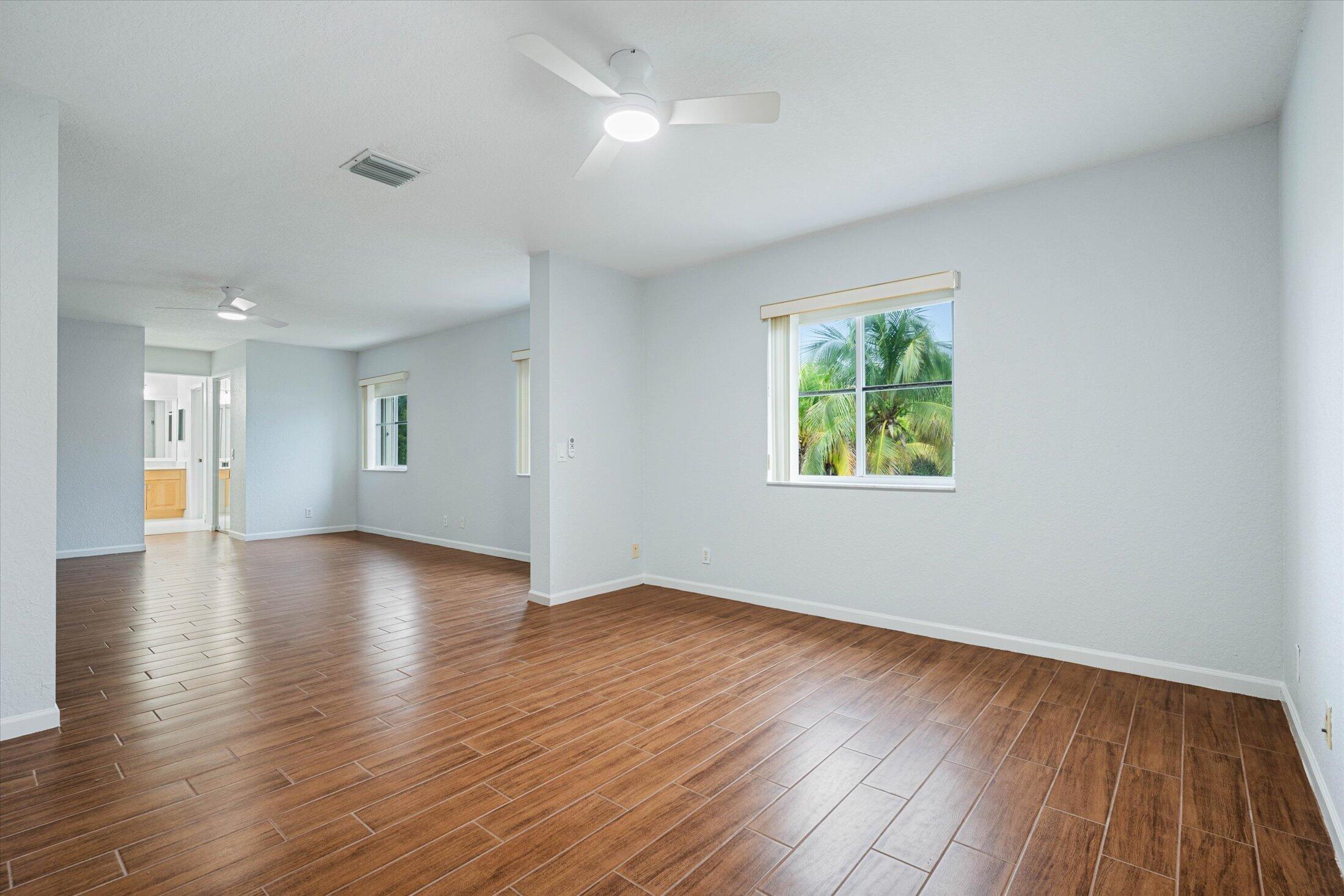 890 Hawthorn Terrace Property Photo 32