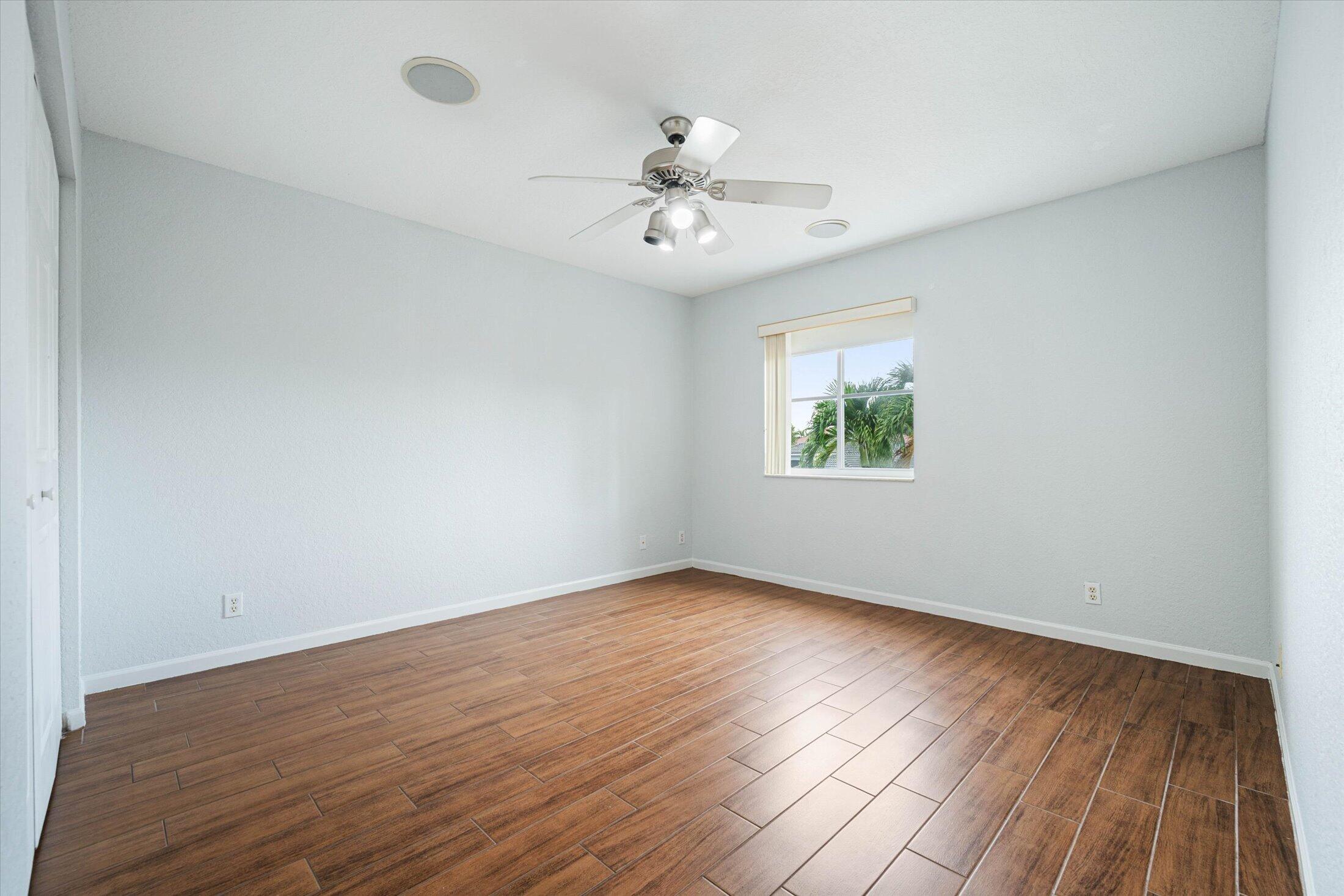 890 Hawthorn Terrace Property Photo 41