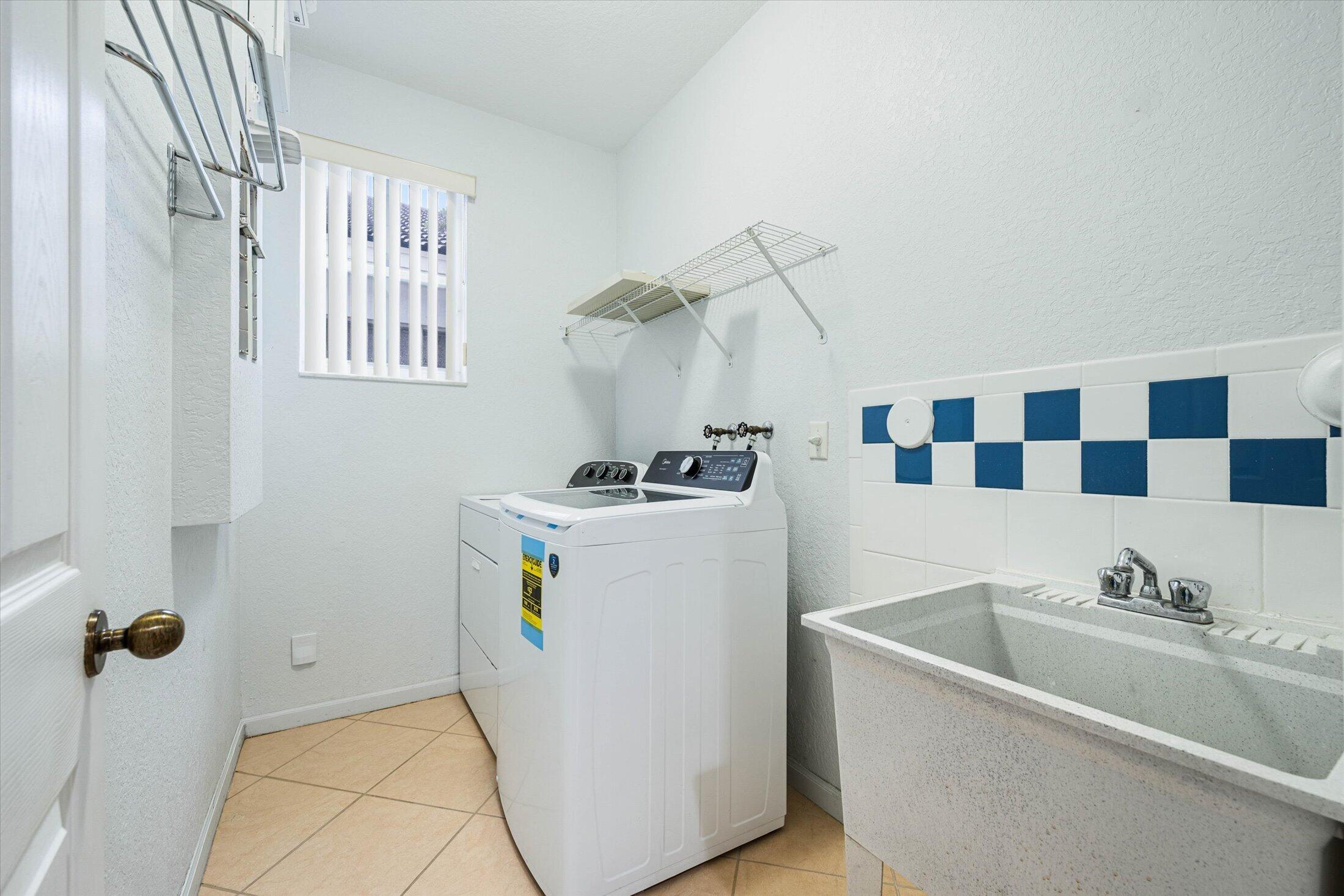890 Hawthorn Terrace Property Photo 46