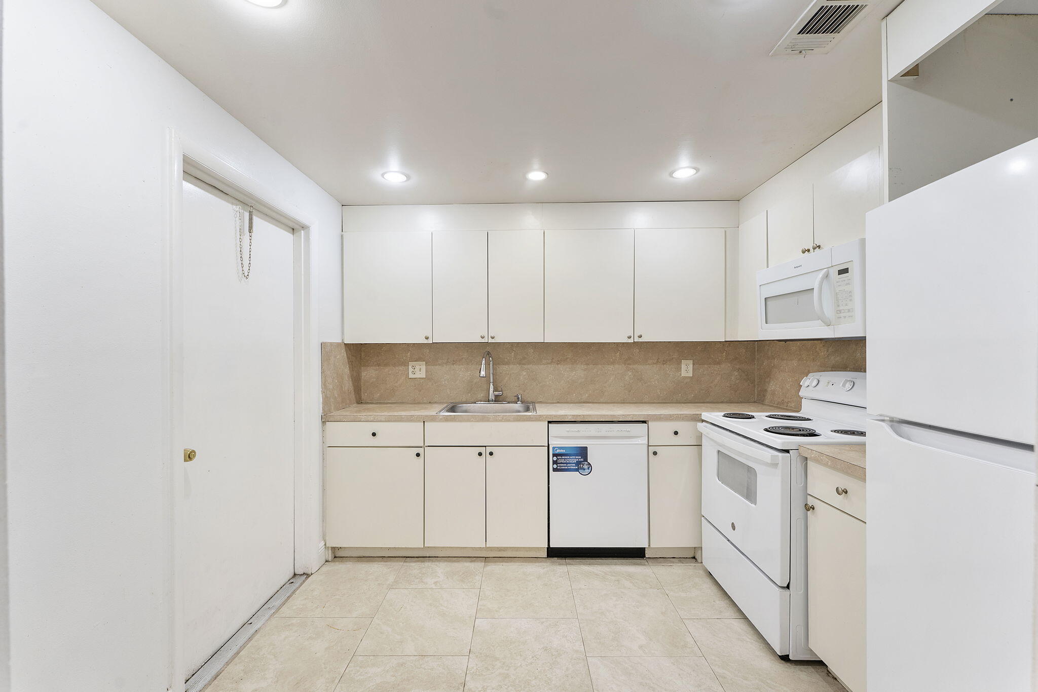 632 Nw 13th Street 16 Property Photo 6