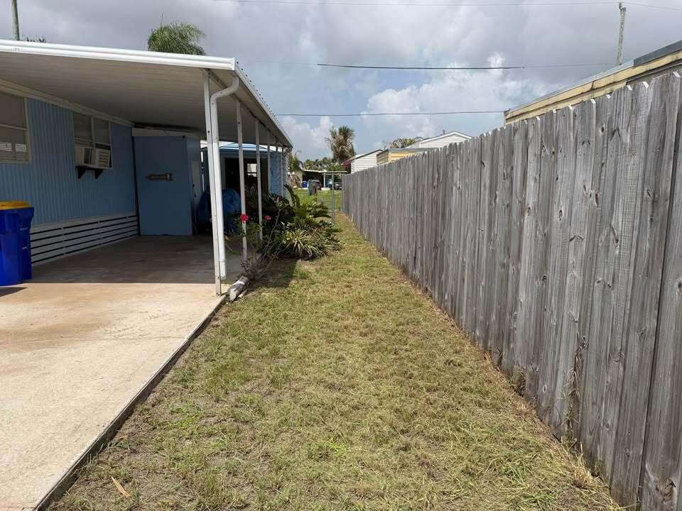 8364 Se Sandy Lane Property Photo 3