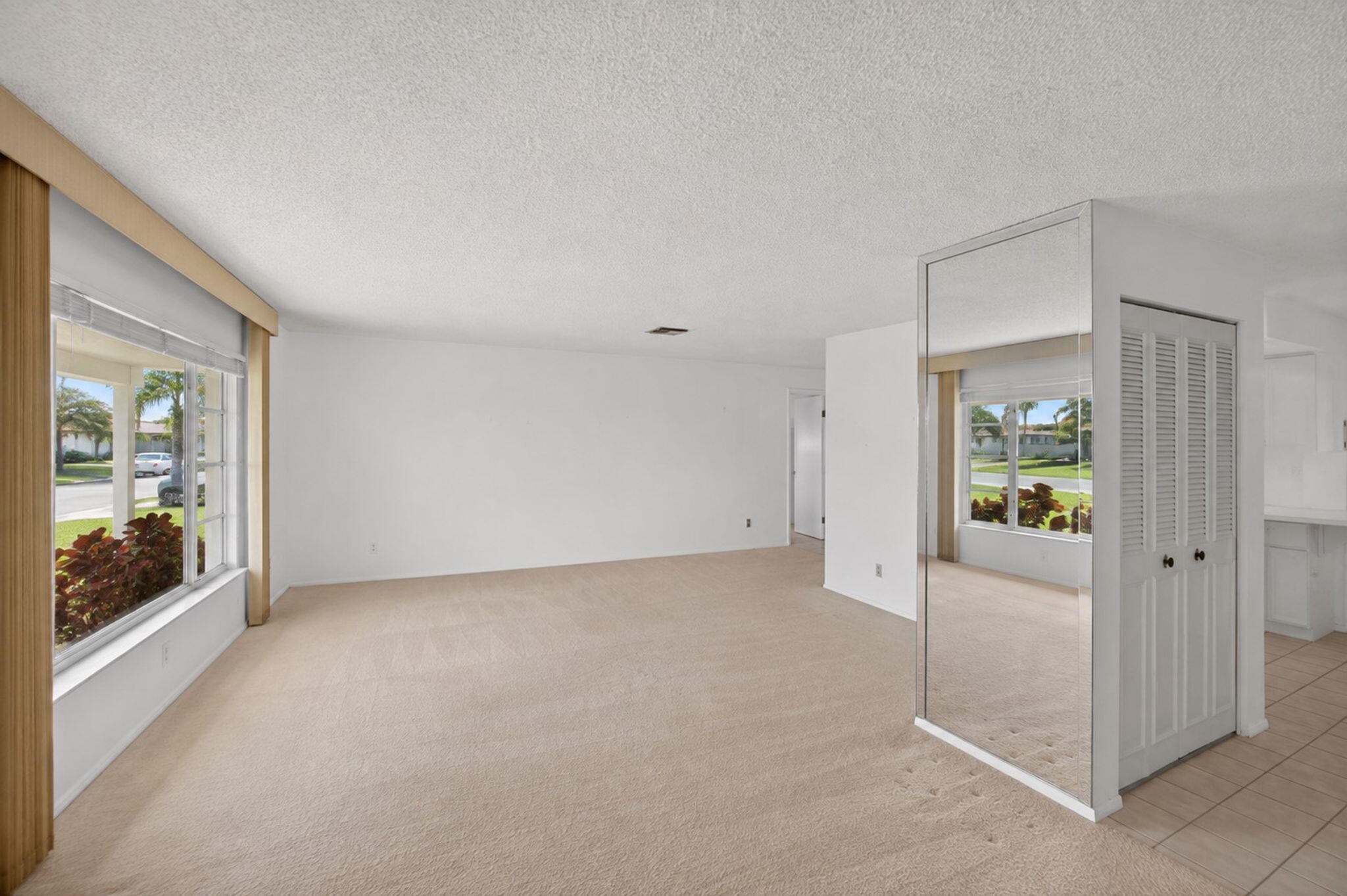10304 Nw 80th Drive Property Photo 4