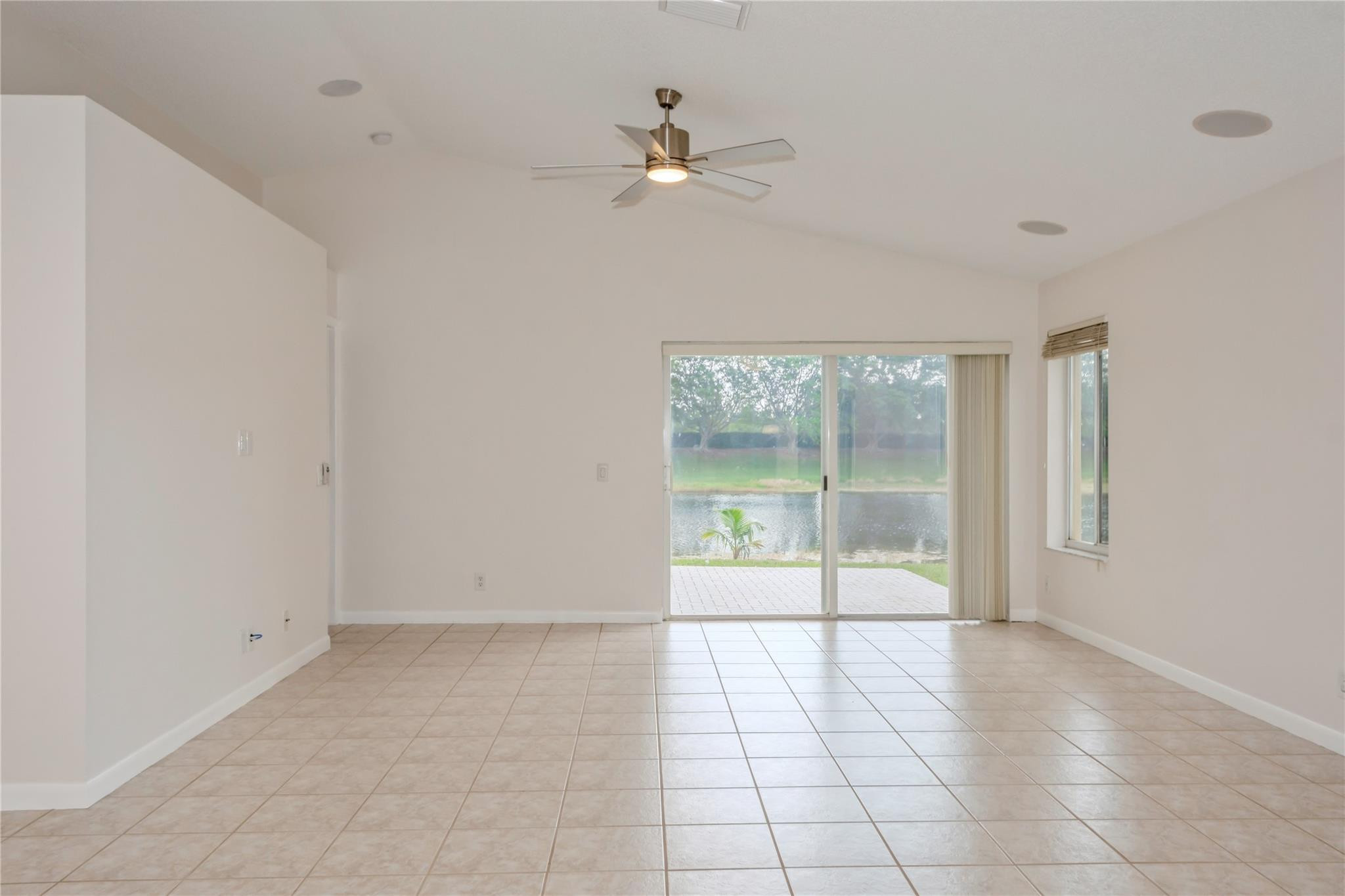 4367 Dogwood Circle Property Photo 4