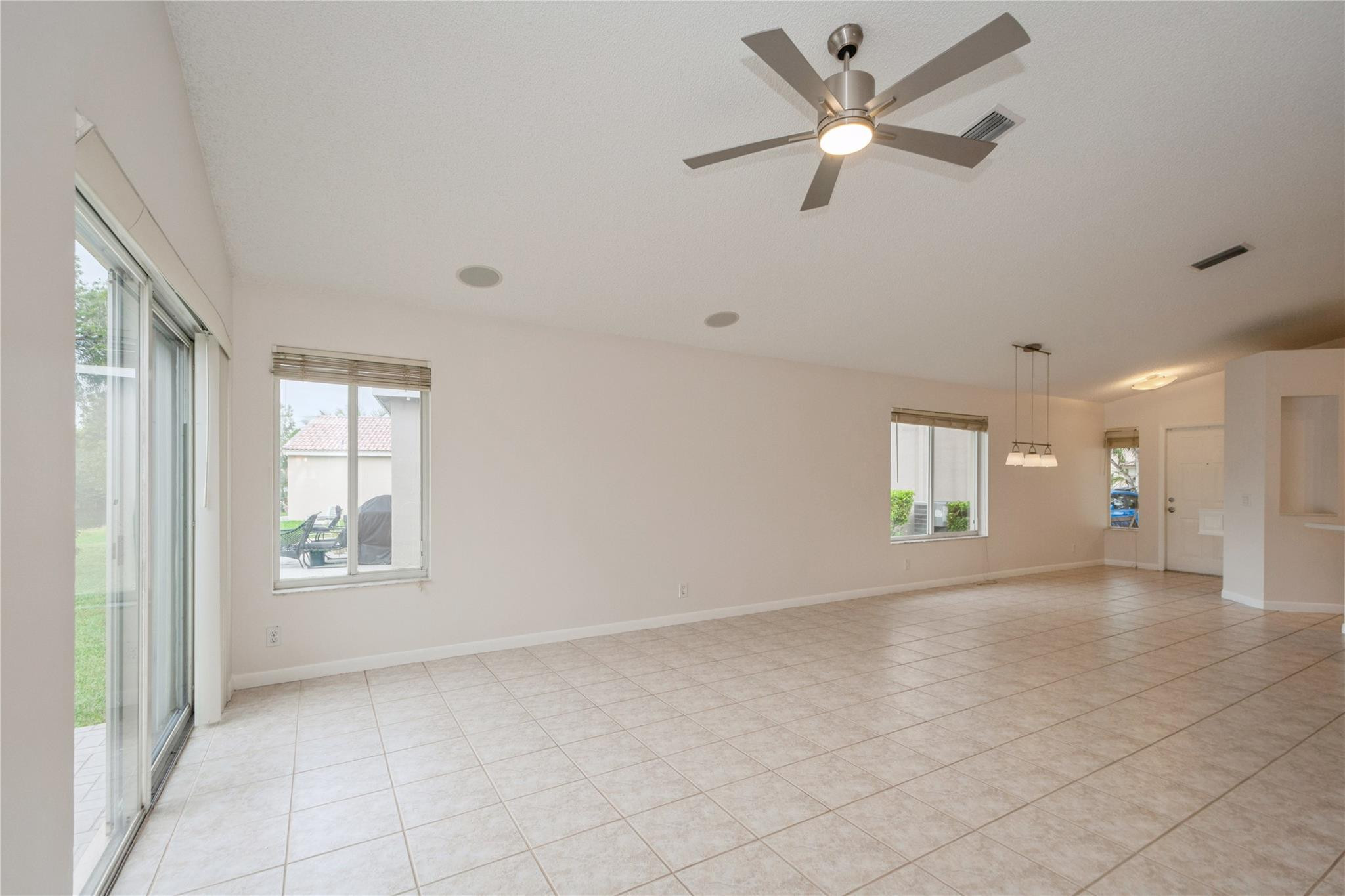 4367 Dogwood Circle Property Photo 7
