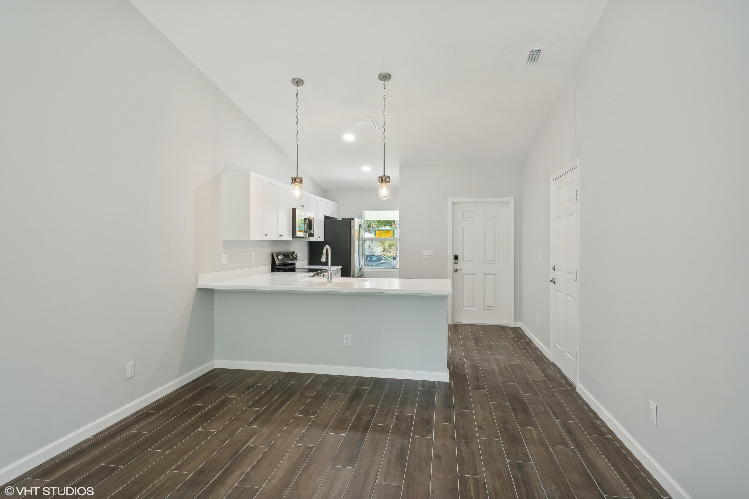636 35th Street Property Photo 7