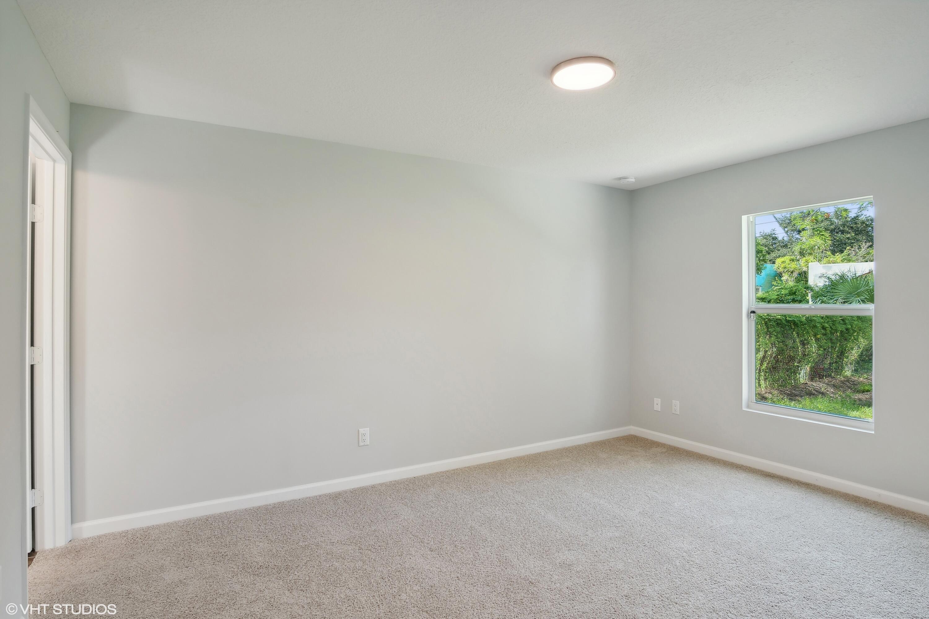 636 35th Street Property Photo 11