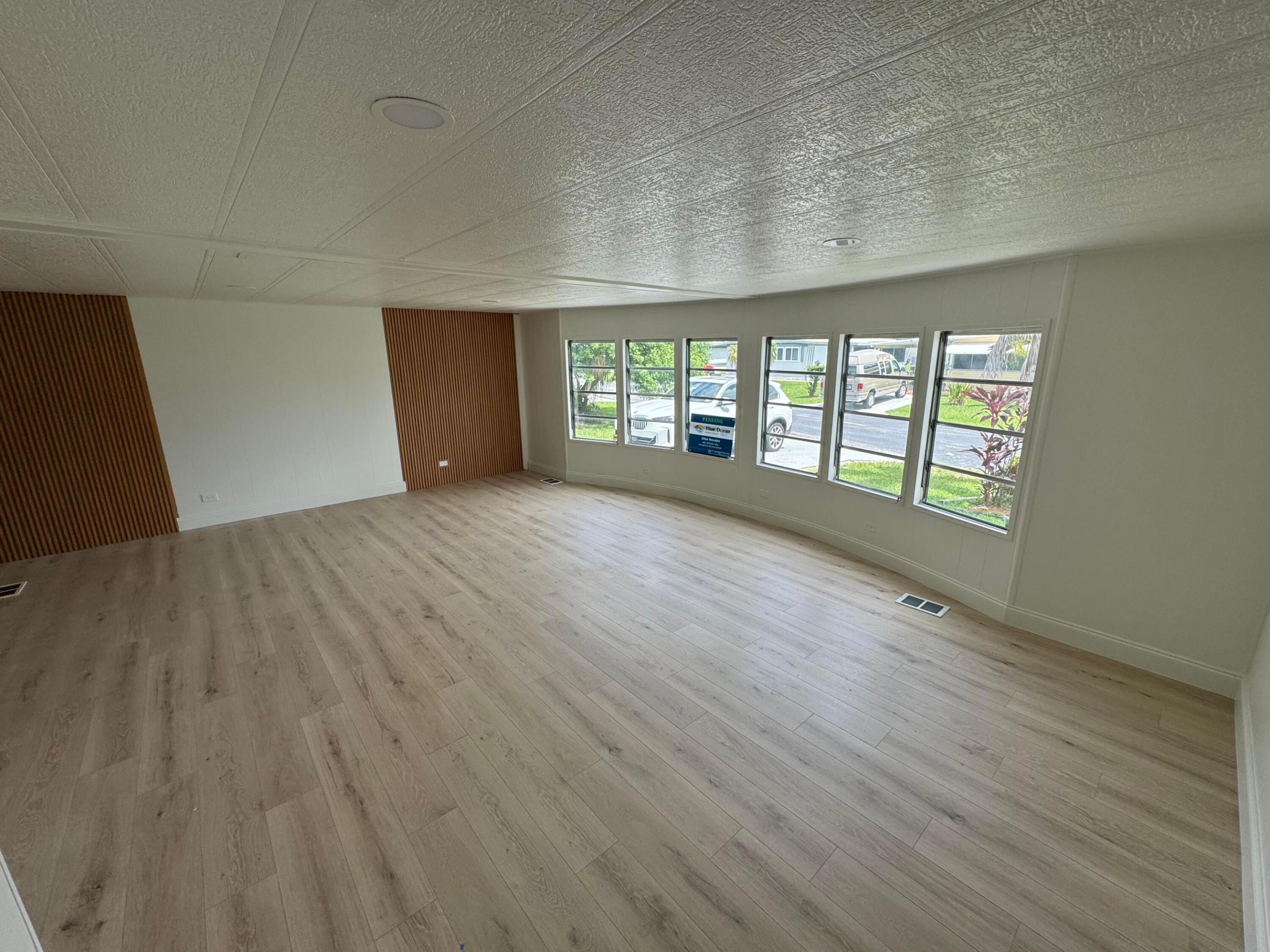8629 Crown Drive Property Photo 7