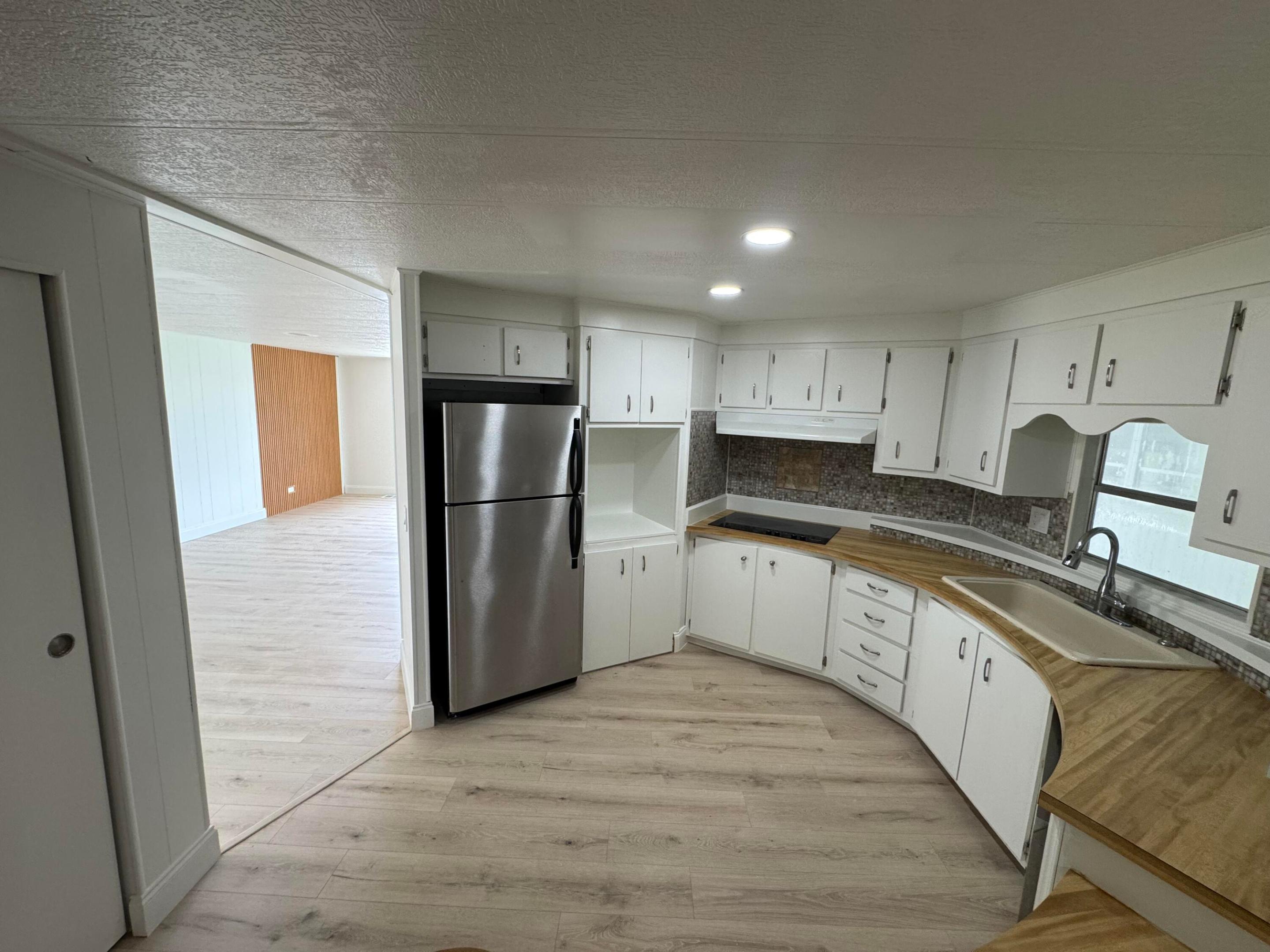 8629 Crown Drive Property Photo 11