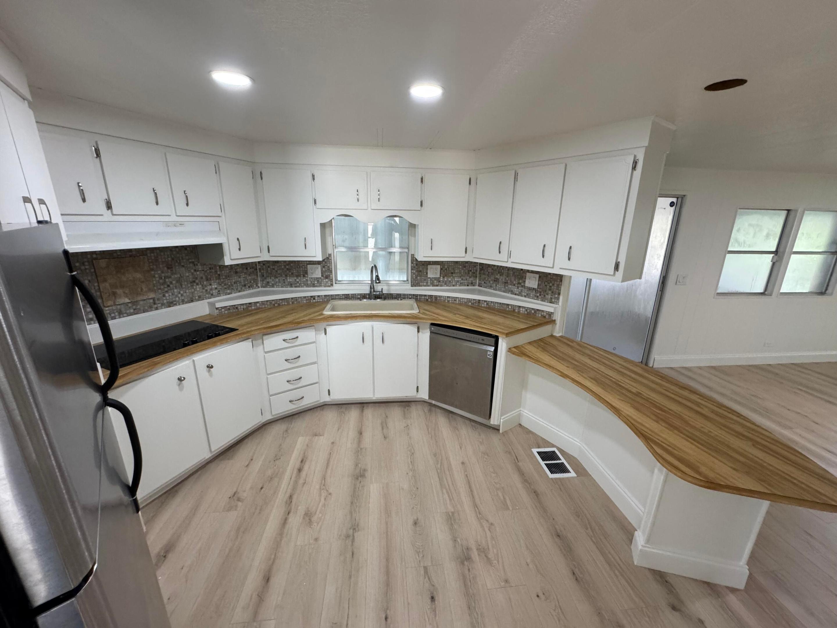 8629 Crown Drive Property Photo 12