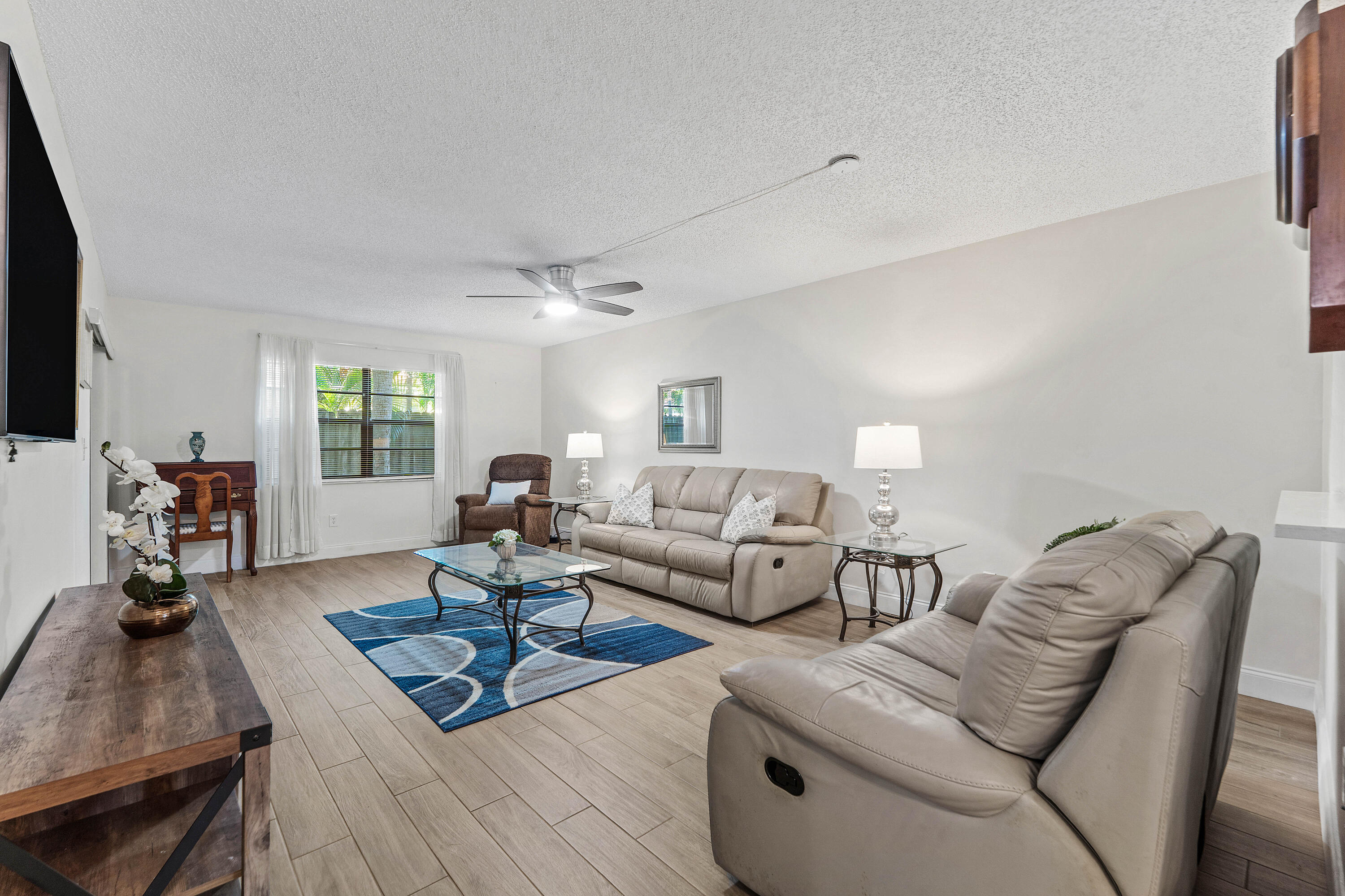 1611 Cabot Lane 3 Property Photo 3
