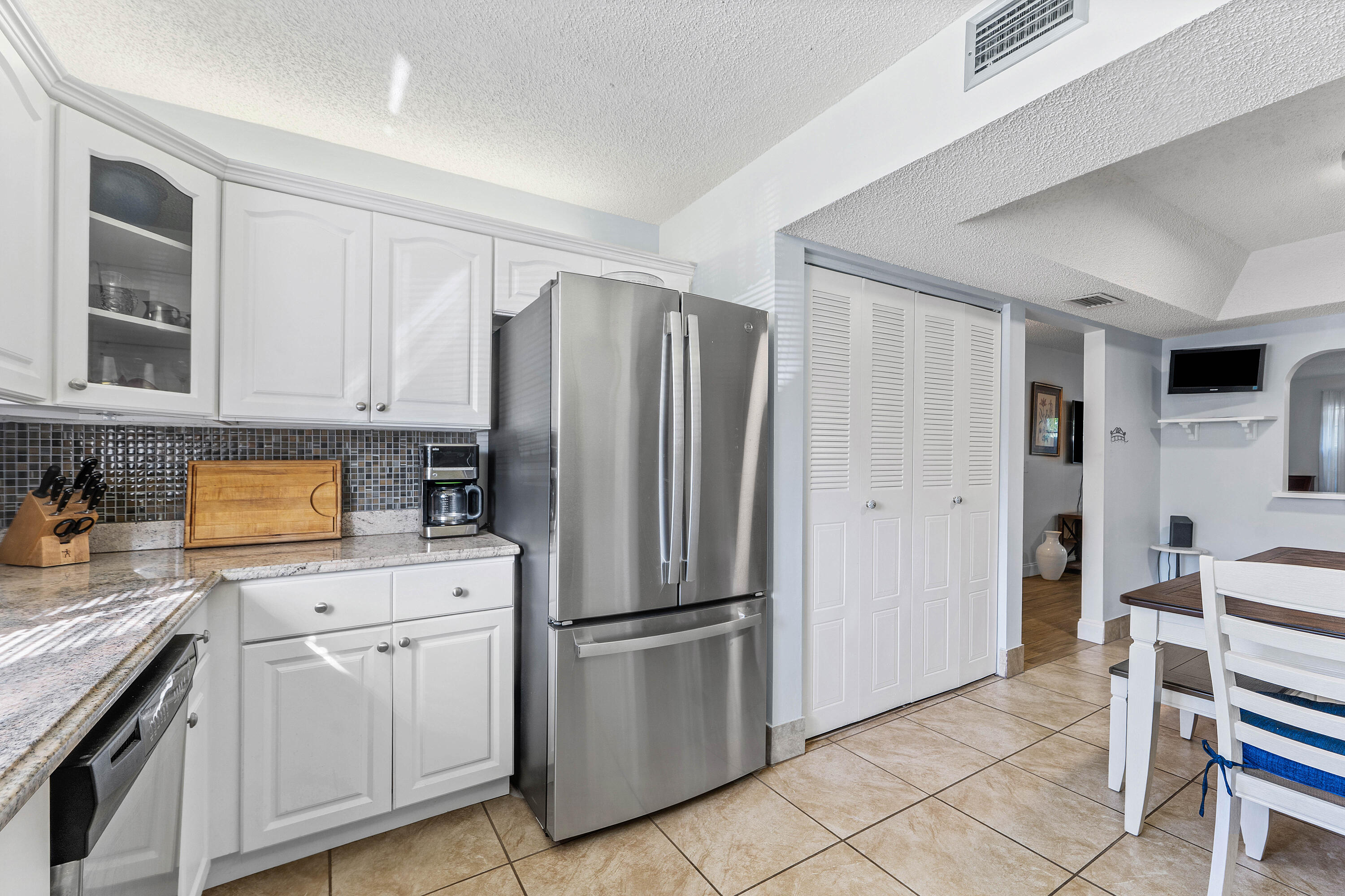 1611 Cabot Lane 3 Property Photo 10