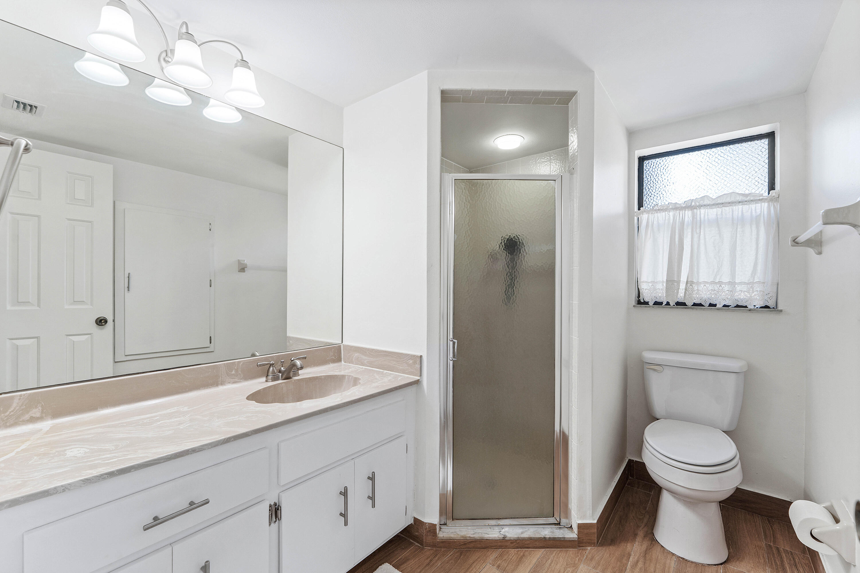 1611 Cabot Lane 3 Property Photo 13