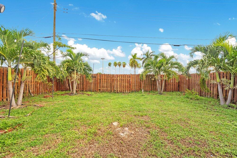 2220 Hope Street Property Photo 16