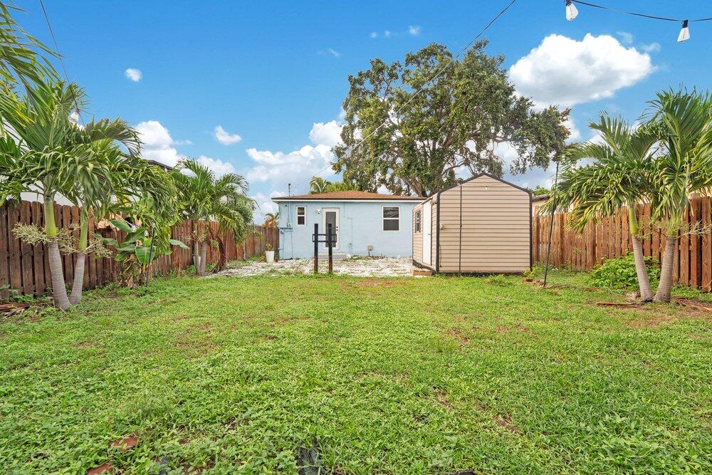 2220 Hope Street Property Photo 17