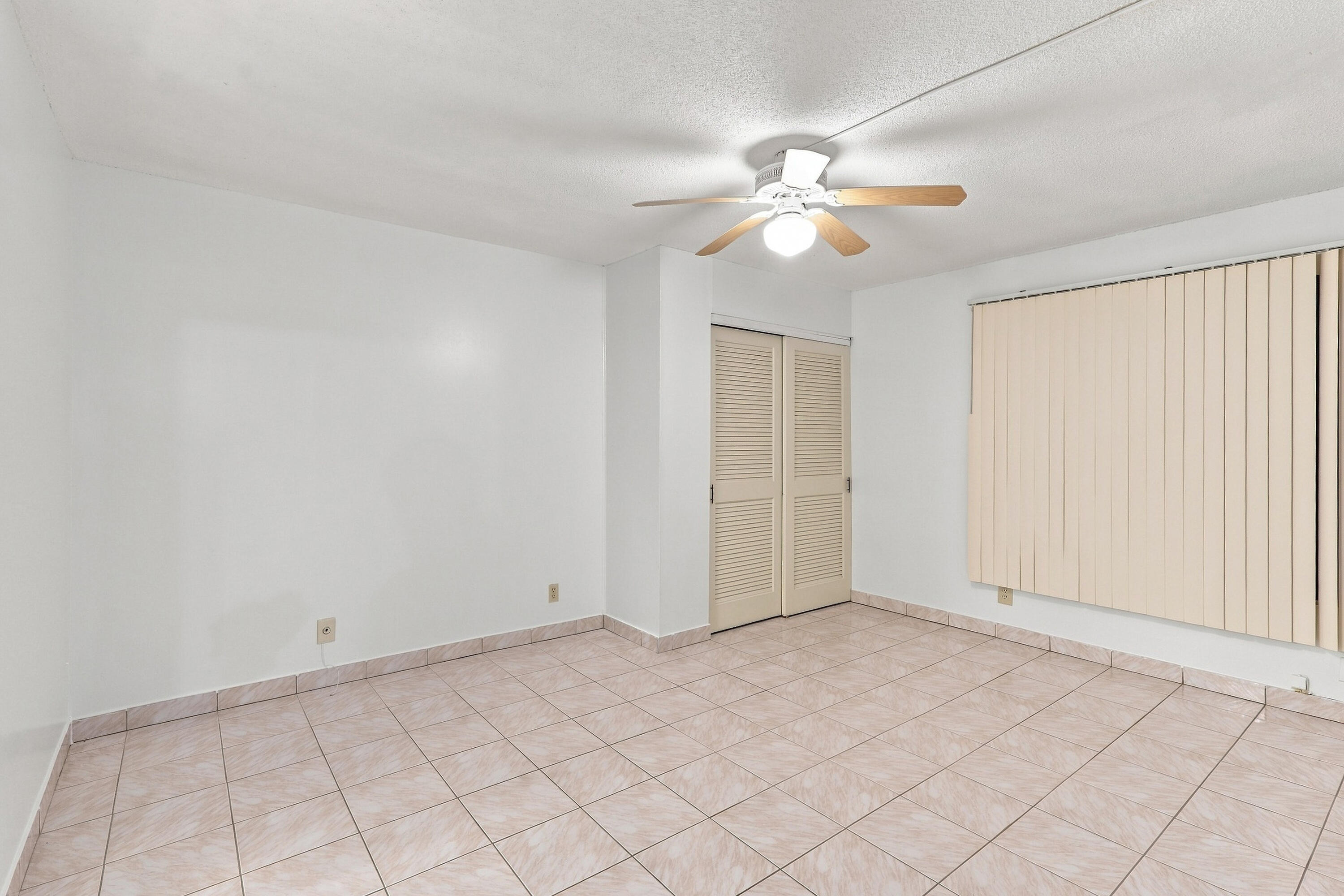 2538 Boundbrook Drive S 137 Property Photo 23