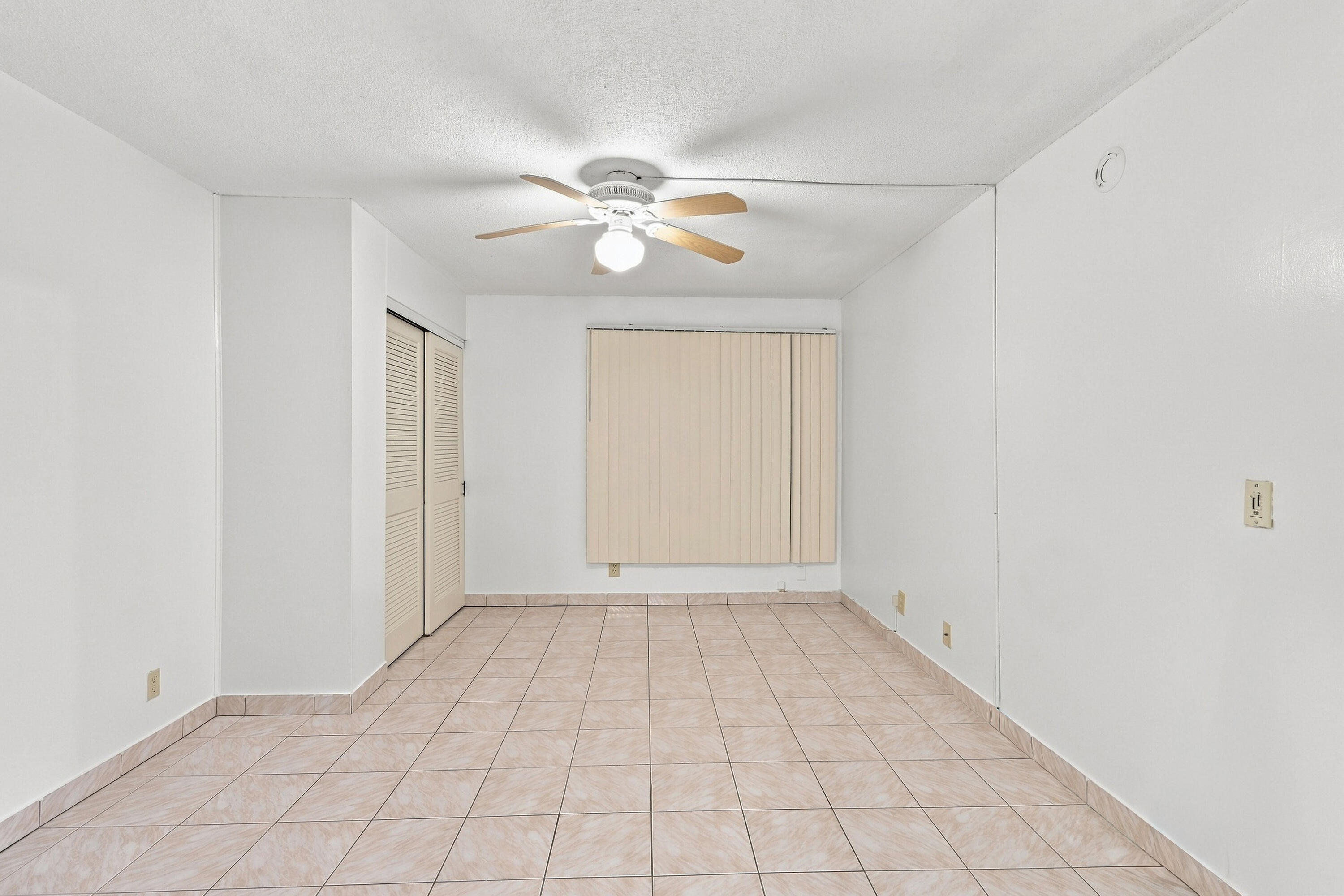 2538 Boundbrook Drive S 137 Property Photo 25