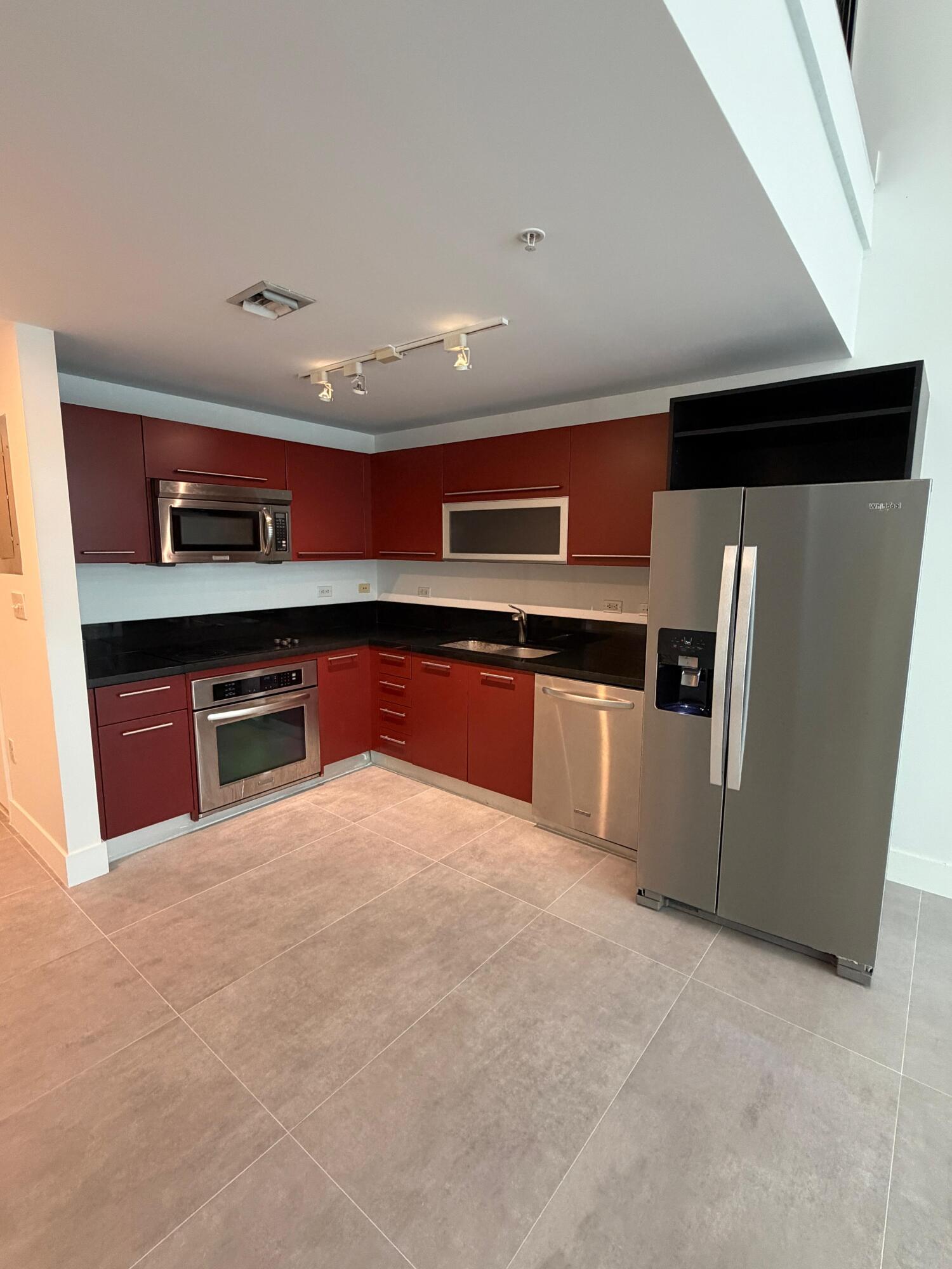 244 Biscayne Boulevard 645 Property Photo 6