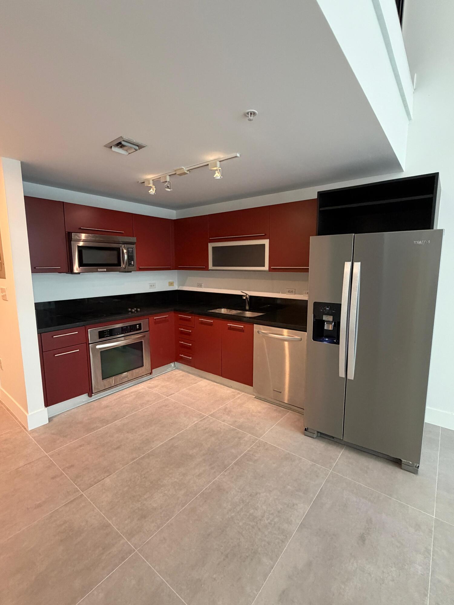 244 Biscayne Boulevard 645 Property Photo 8