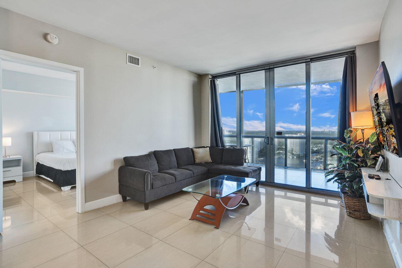 2600 E Hallandale Beach Boulevard T3210 Property Photo 10