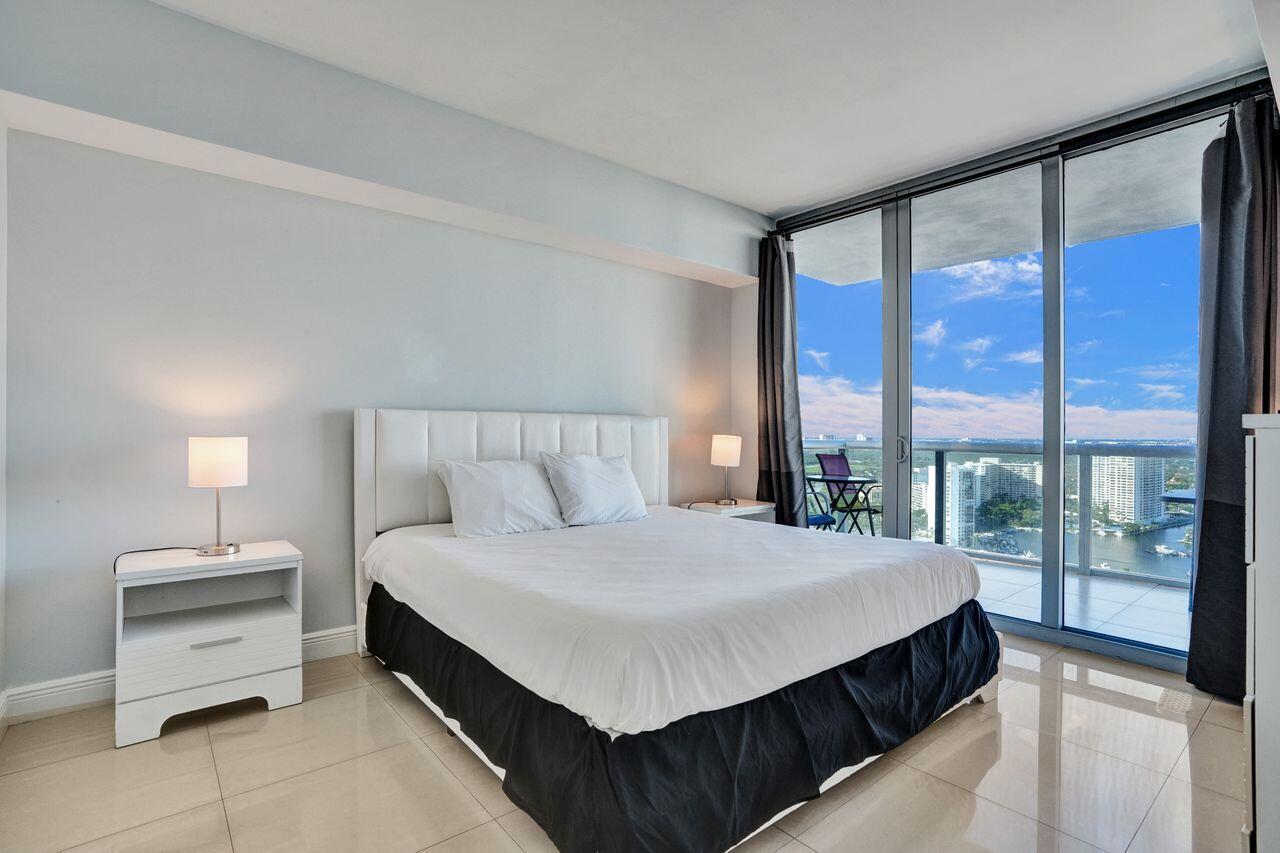 2600 E Hallandale Beach Boulevard T3210 Property Photo 12