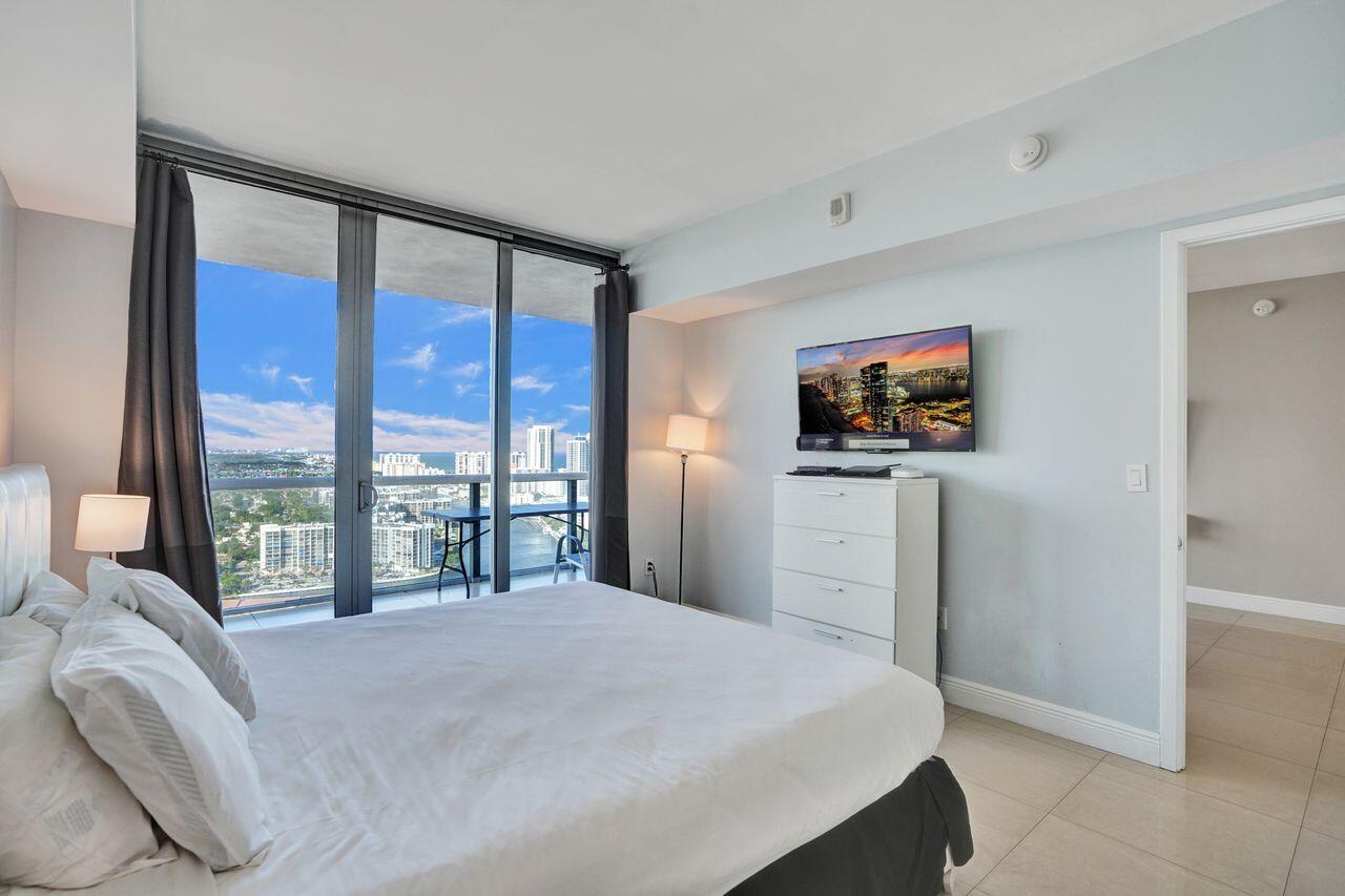 2600 E Hallandale Beach Boulevard T3210 Property Photo 13