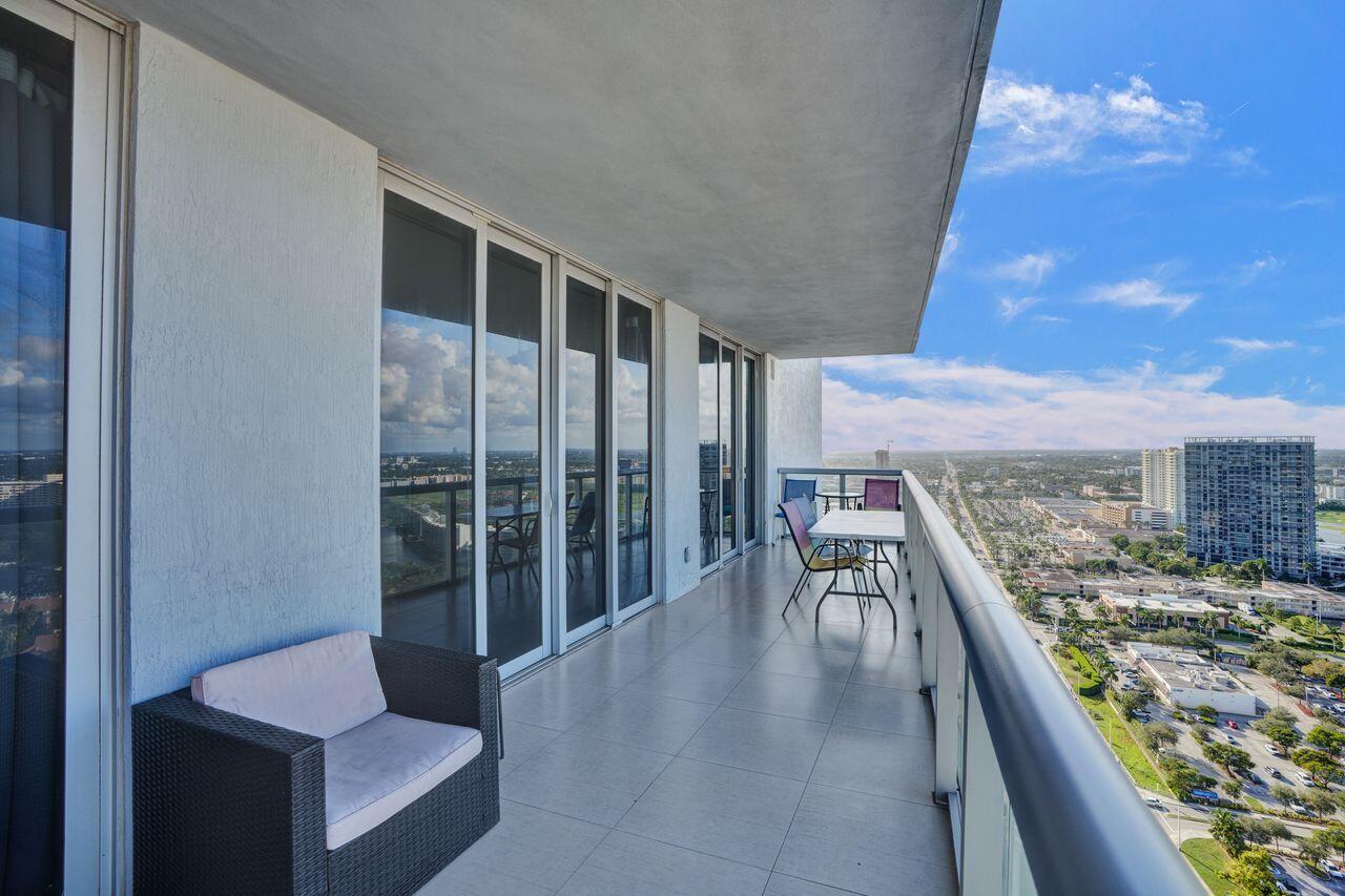 2600 E Hallandale Beach Boulevard T3210 Property Photo 19