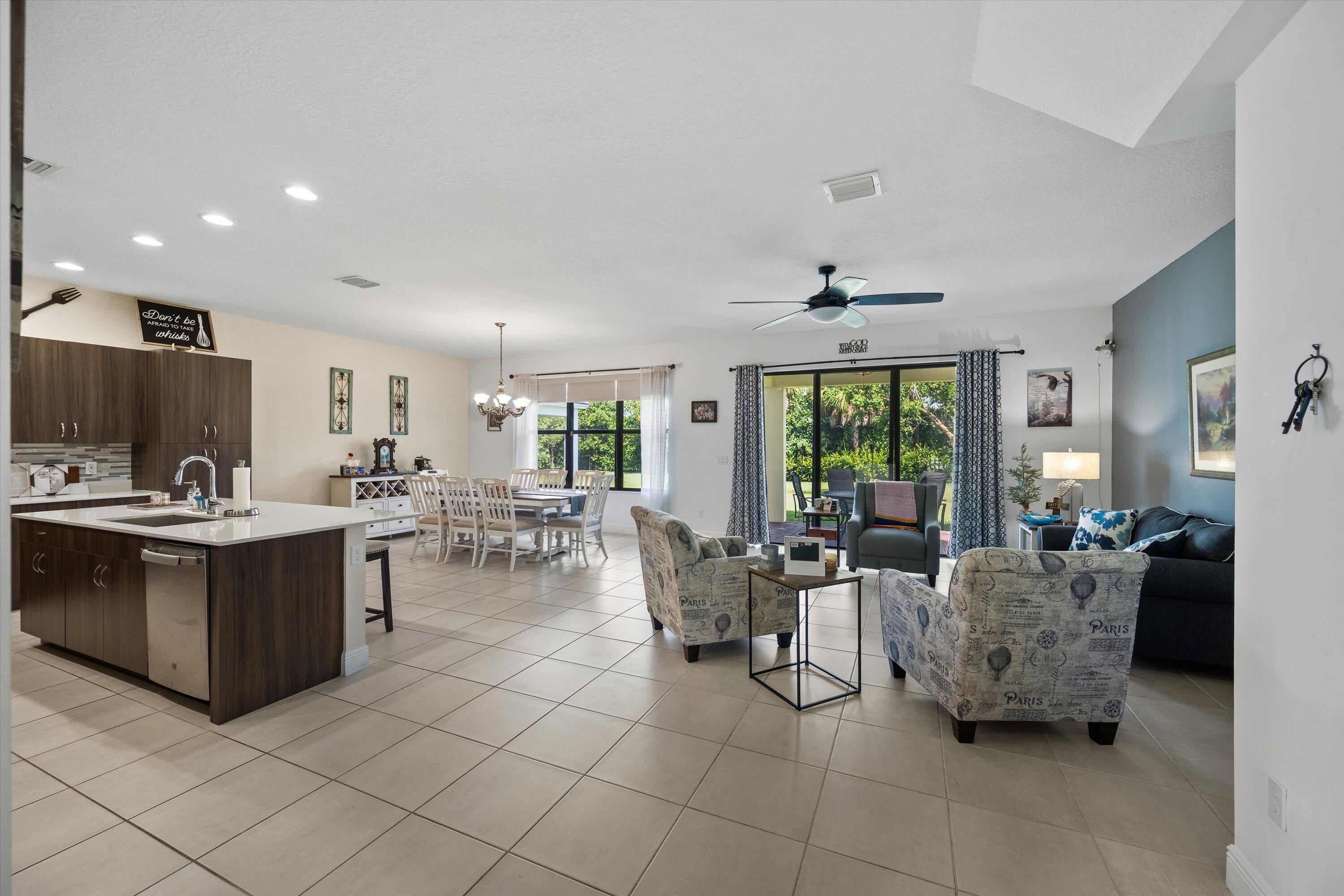 16426 Sandy Shore Drive Property Photo 7