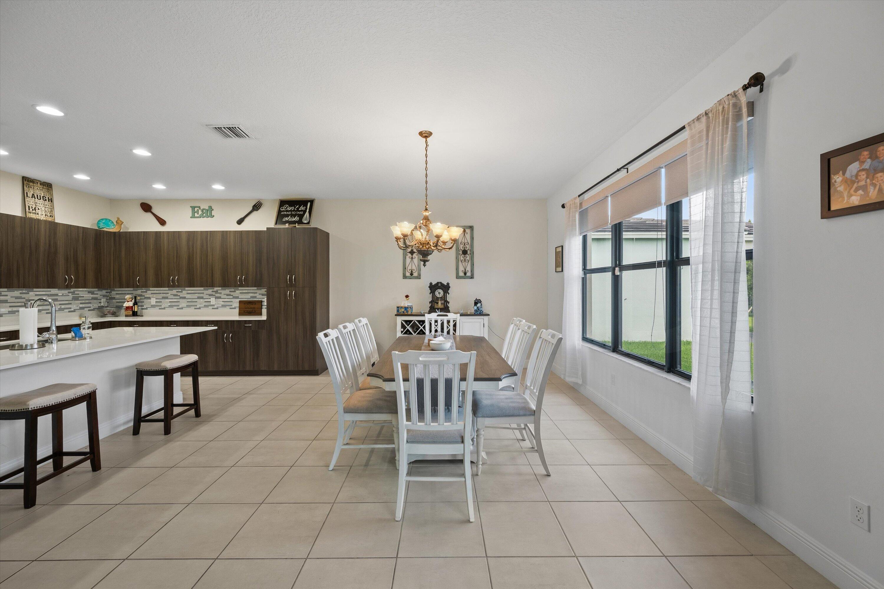 16426 Sandy Shore Drive Property Photo 10