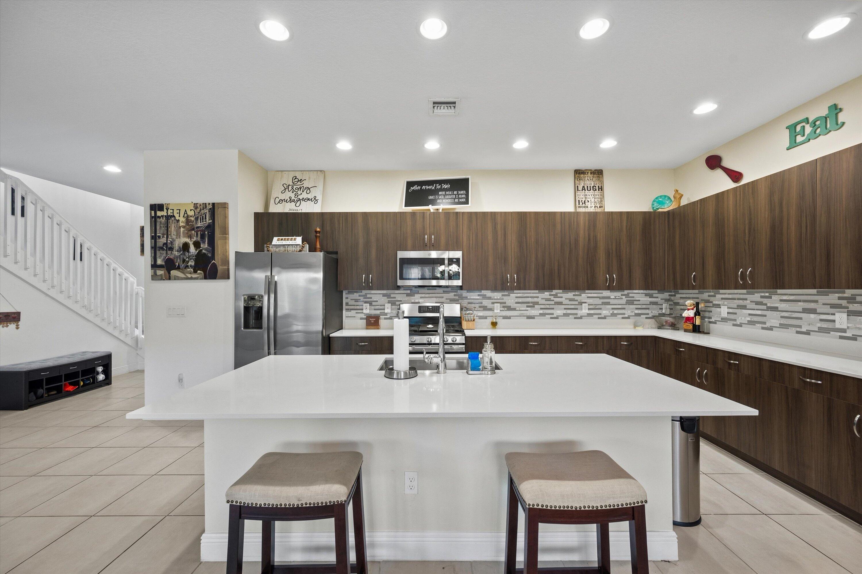 16426 Sandy Shore Drive Property Photo 12