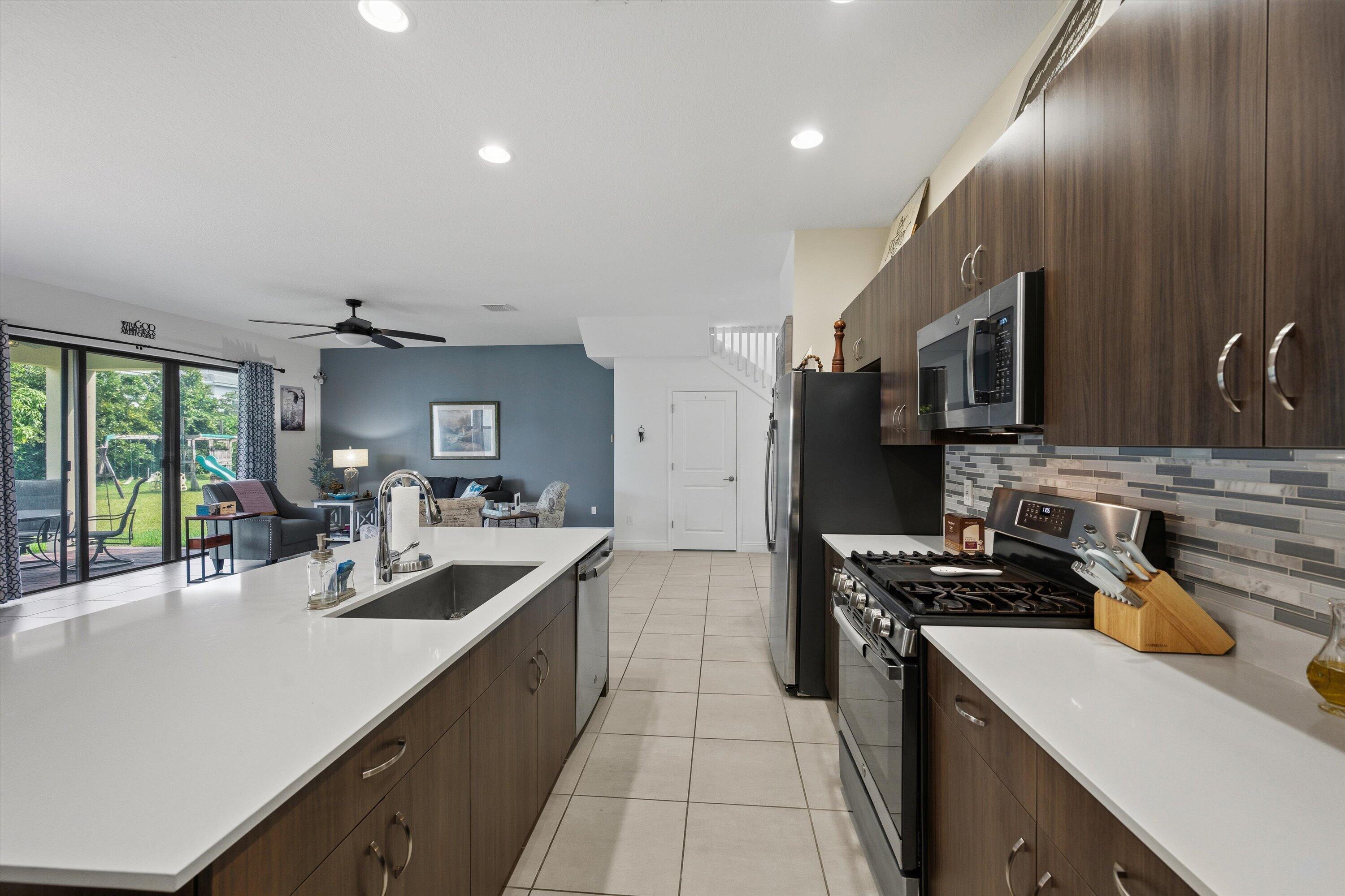 16426 Sandy Shore Drive Property Photo 13