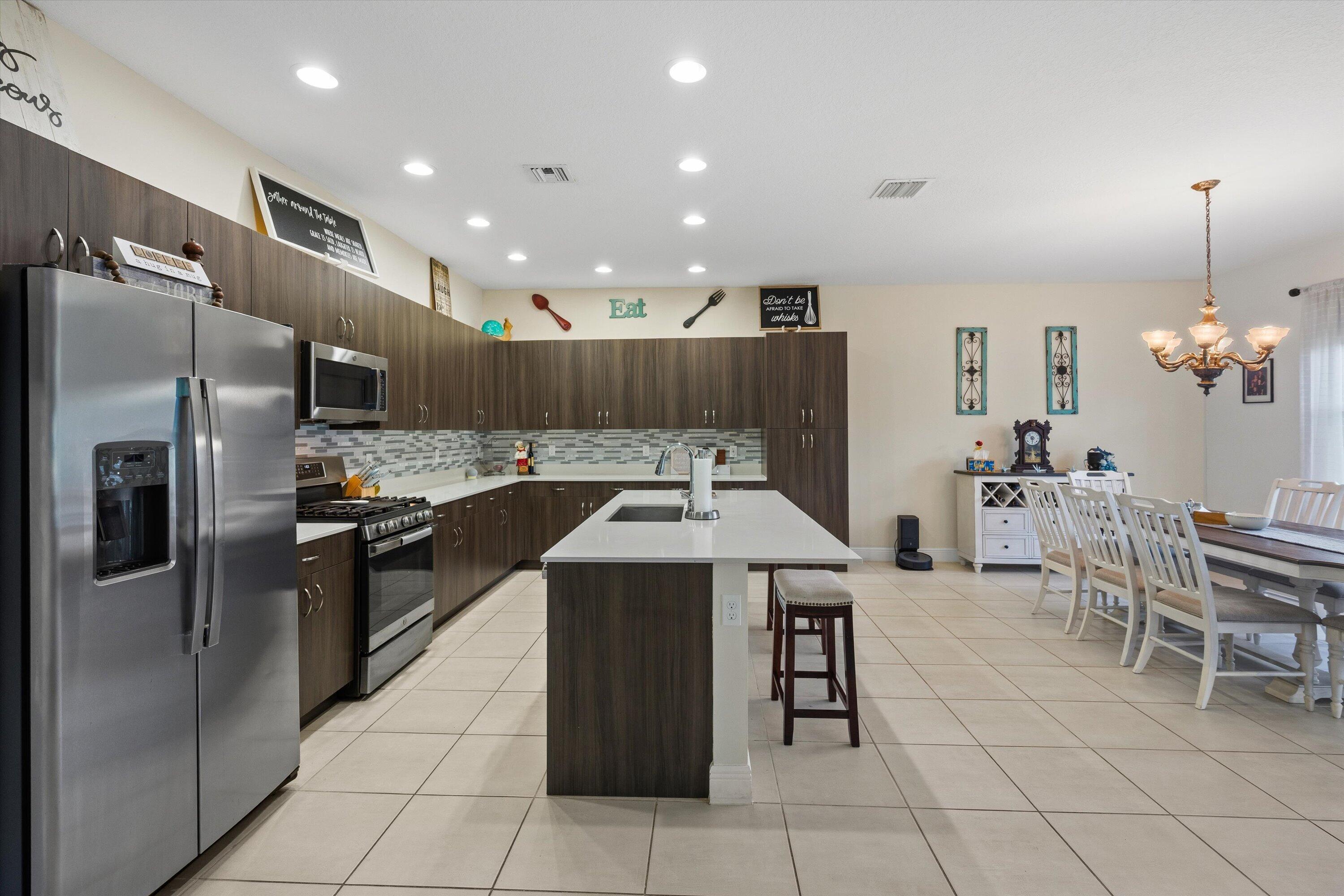 16426 Sandy Shore Drive Property Photo 14