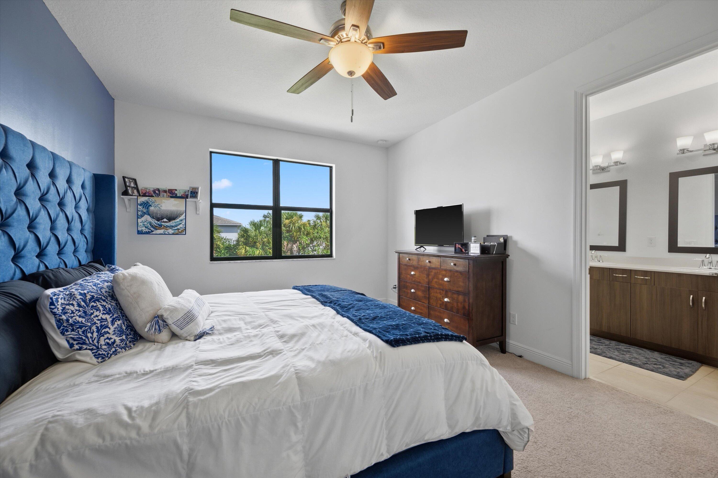 16426 Sandy Shore Drive Property Photo 22