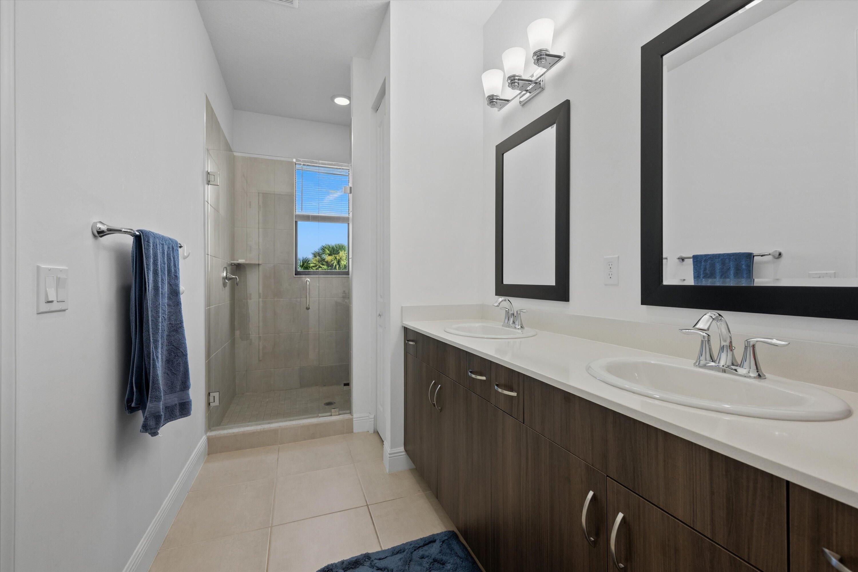 16426 Sandy Shore Drive Property Photo 23