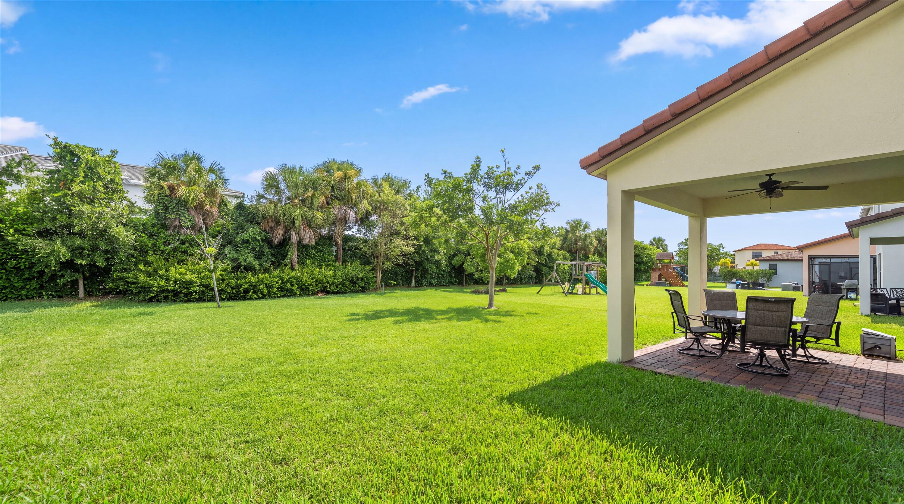 16426 Sandy Shore Drive Property Photo 32