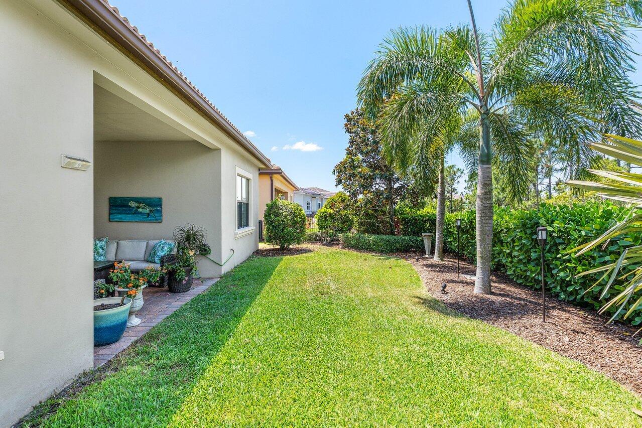 183 Calmo Circle Property Photo 34